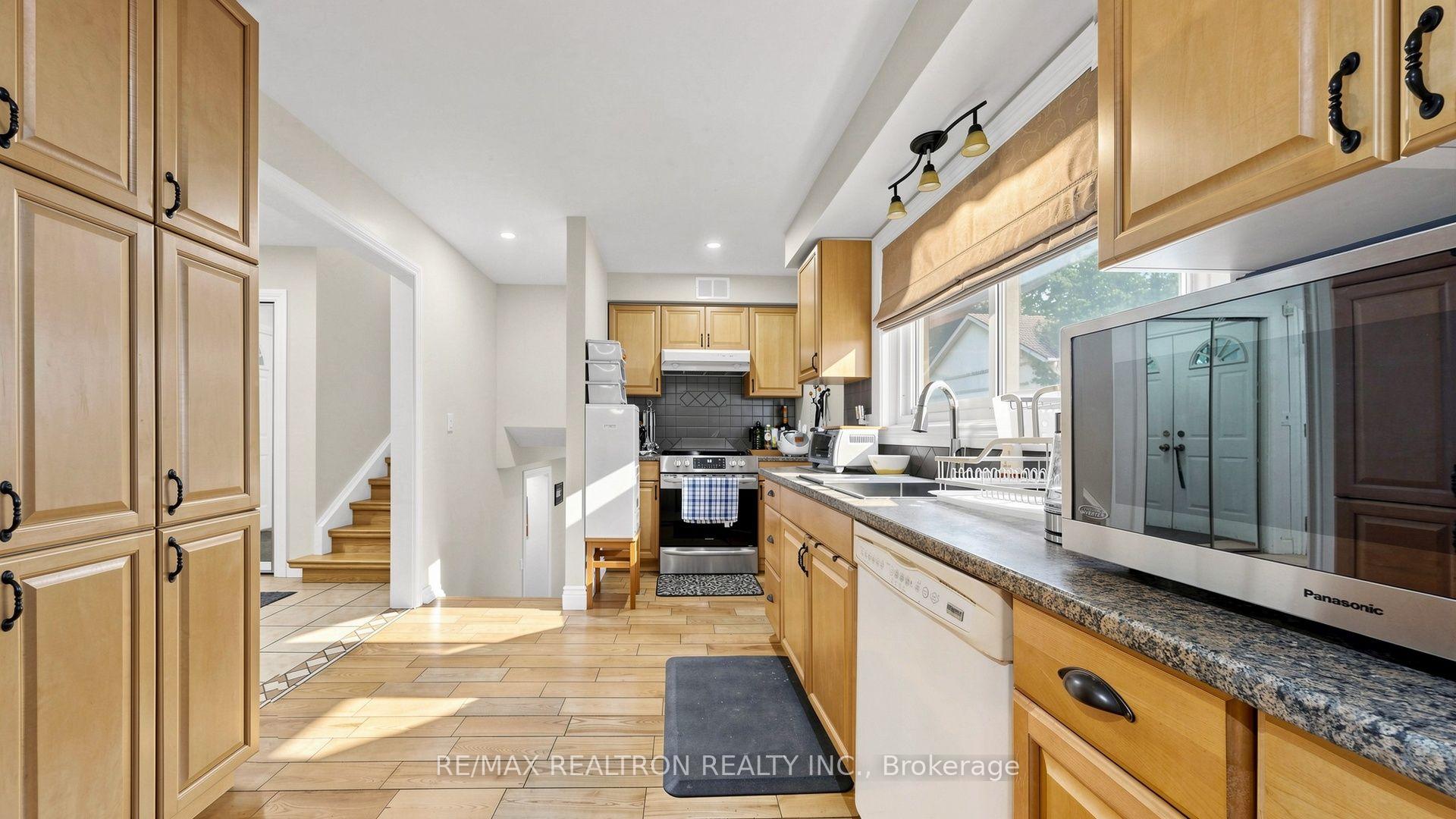 Photo 22 of 10 Rotherglen Road S, Ajax, Central West — HOMEH