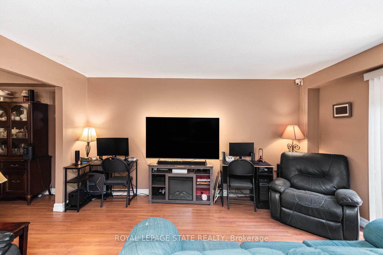 Photo 7 of 127 Terni Boulevard, Hamilton, Broughton — HOMEH