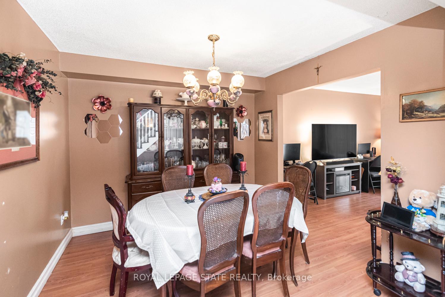Photo 12 of 127 Terni Boulevard, Hamilton, Broughton — HOMEH