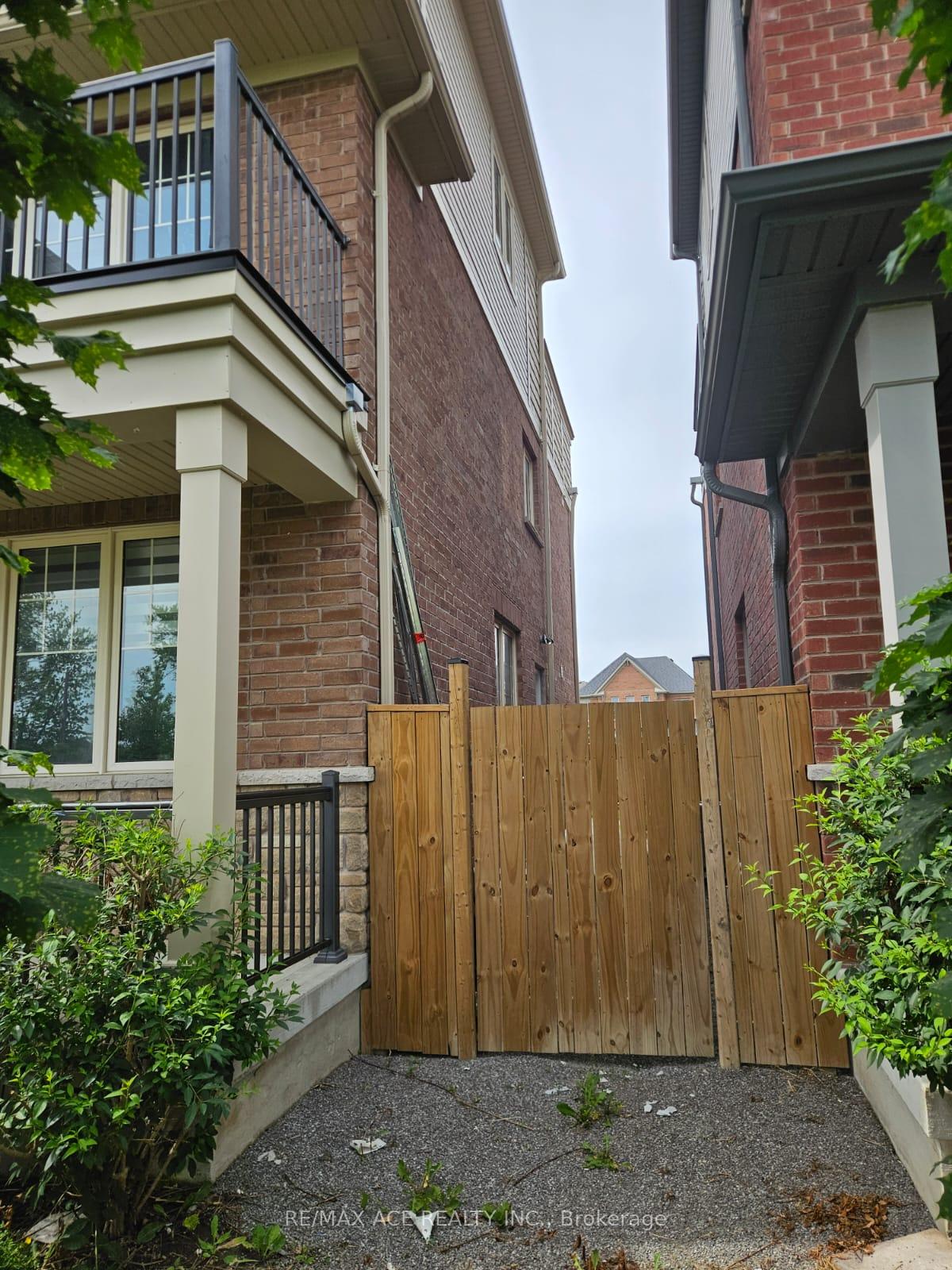 Photo 2 of Unit Bsmt, 190 Britannia Avenue W, Oshawa, Windfields — HOMEH
