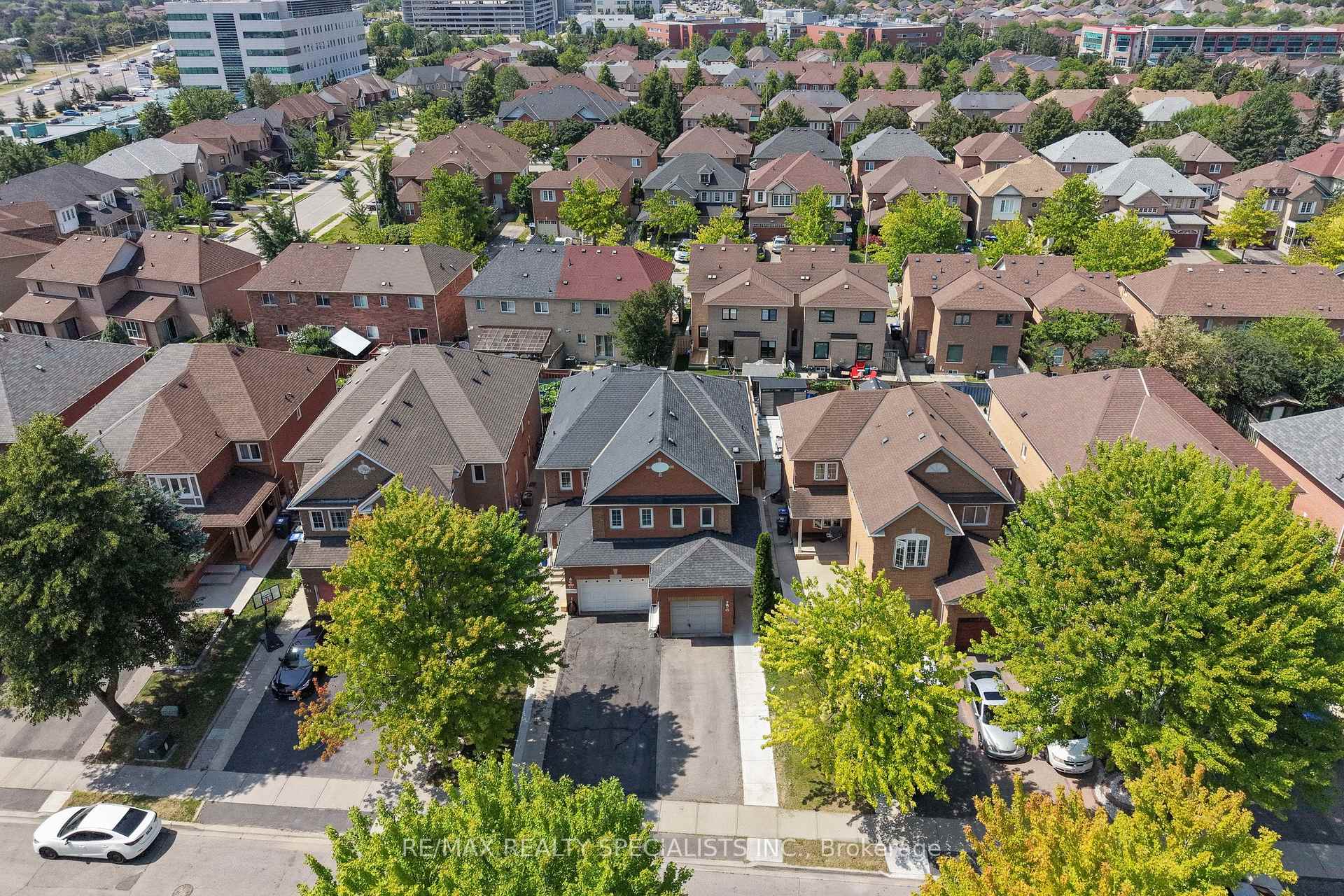 Photo 5 of 45 Clover Bloom Road, Brampton, Sandringham-Wellington — HOMEH