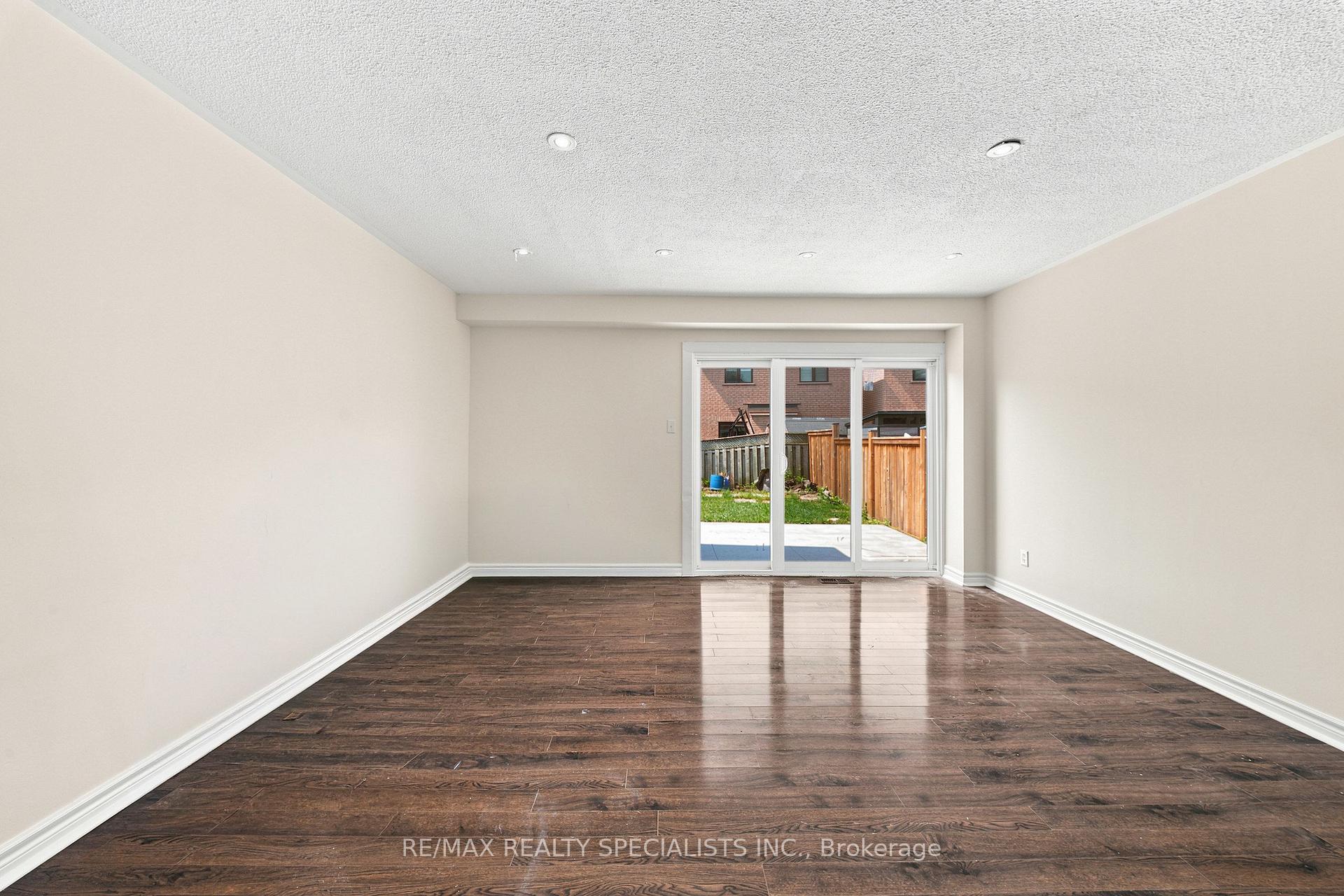 Photo 19 of 45 Clover Bloom Road, Brampton, Sandringham-Wellington — HOMEH