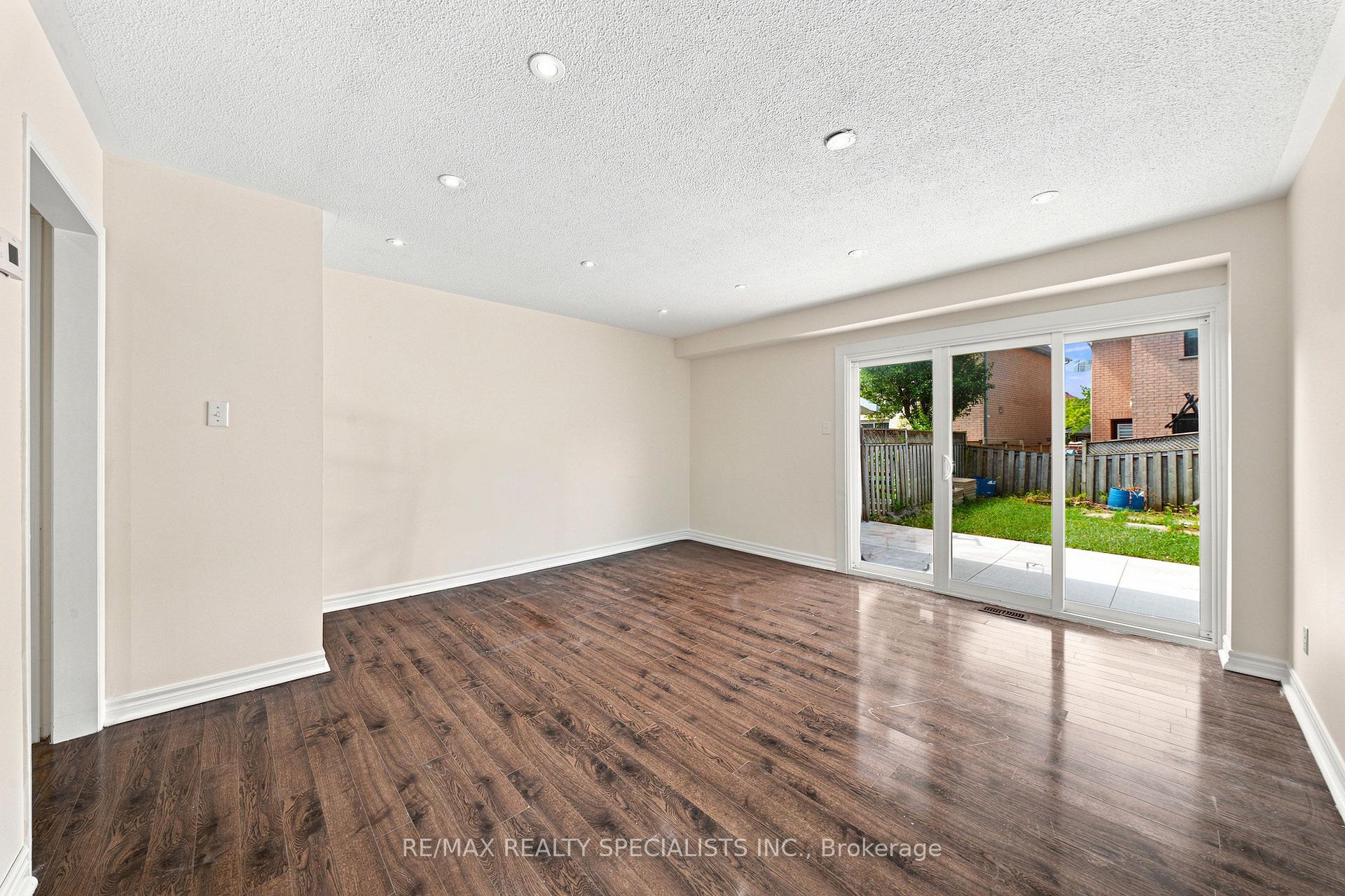 Photo 20 of 45 Clover Bloom Road, Brampton, Sandringham-Wellington — HOMEH