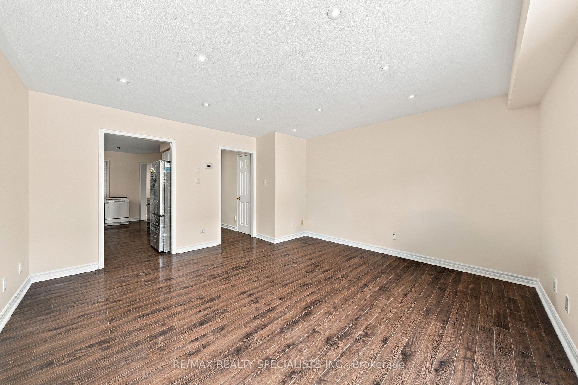 Photo 21 of 45 Clover Bloom Road, Brampton, Sandringham-Wellington — HOMEH