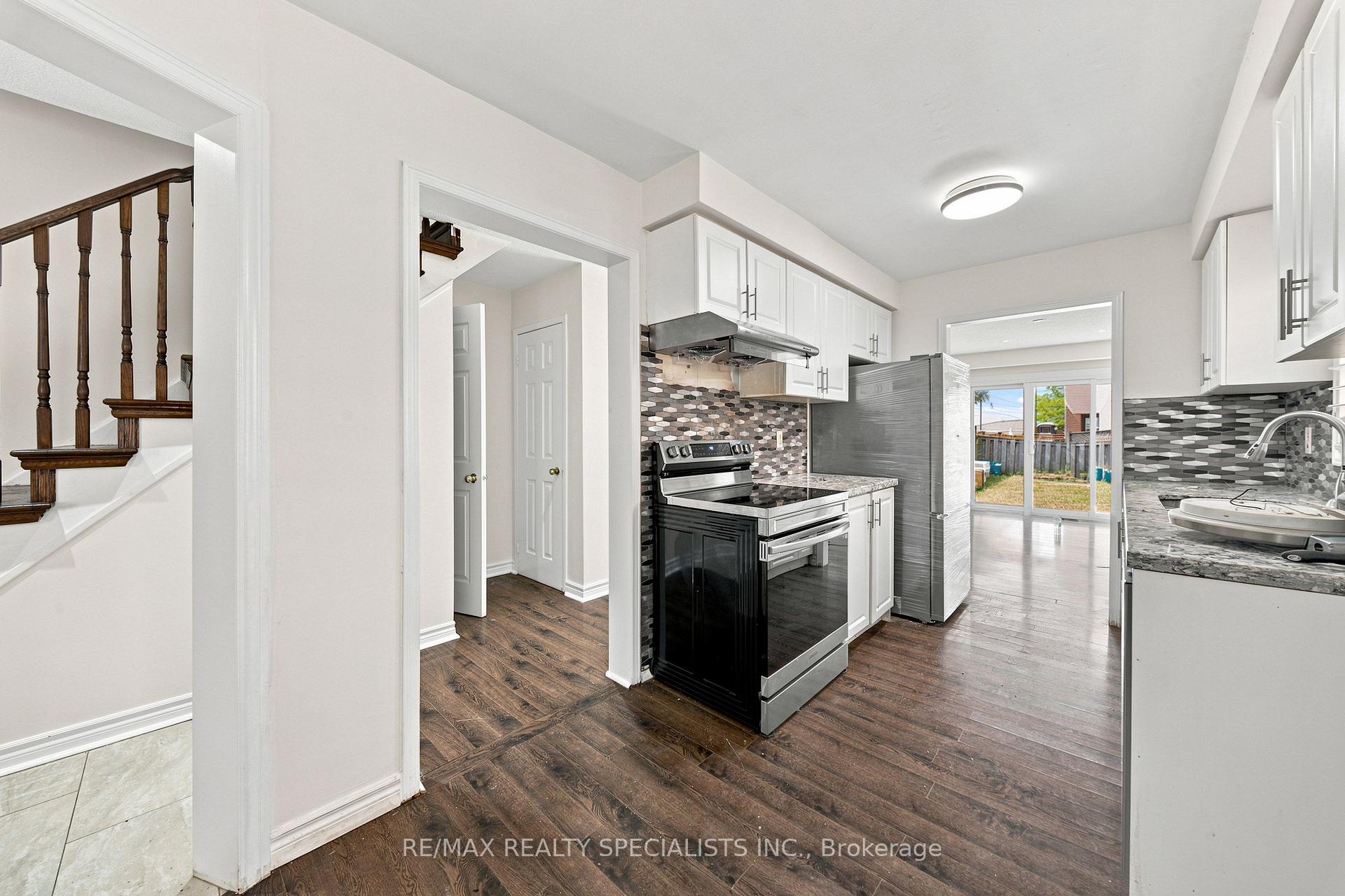 Photo 23 of 45 Clover Bloom Road, Brampton, Sandringham-Wellington — HOMEH