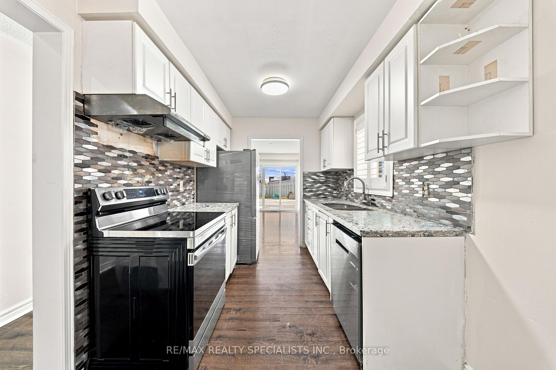 Photo 24 of 45 Clover Bloom Road, Brampton, Sandringham-Wellington — HOMEH