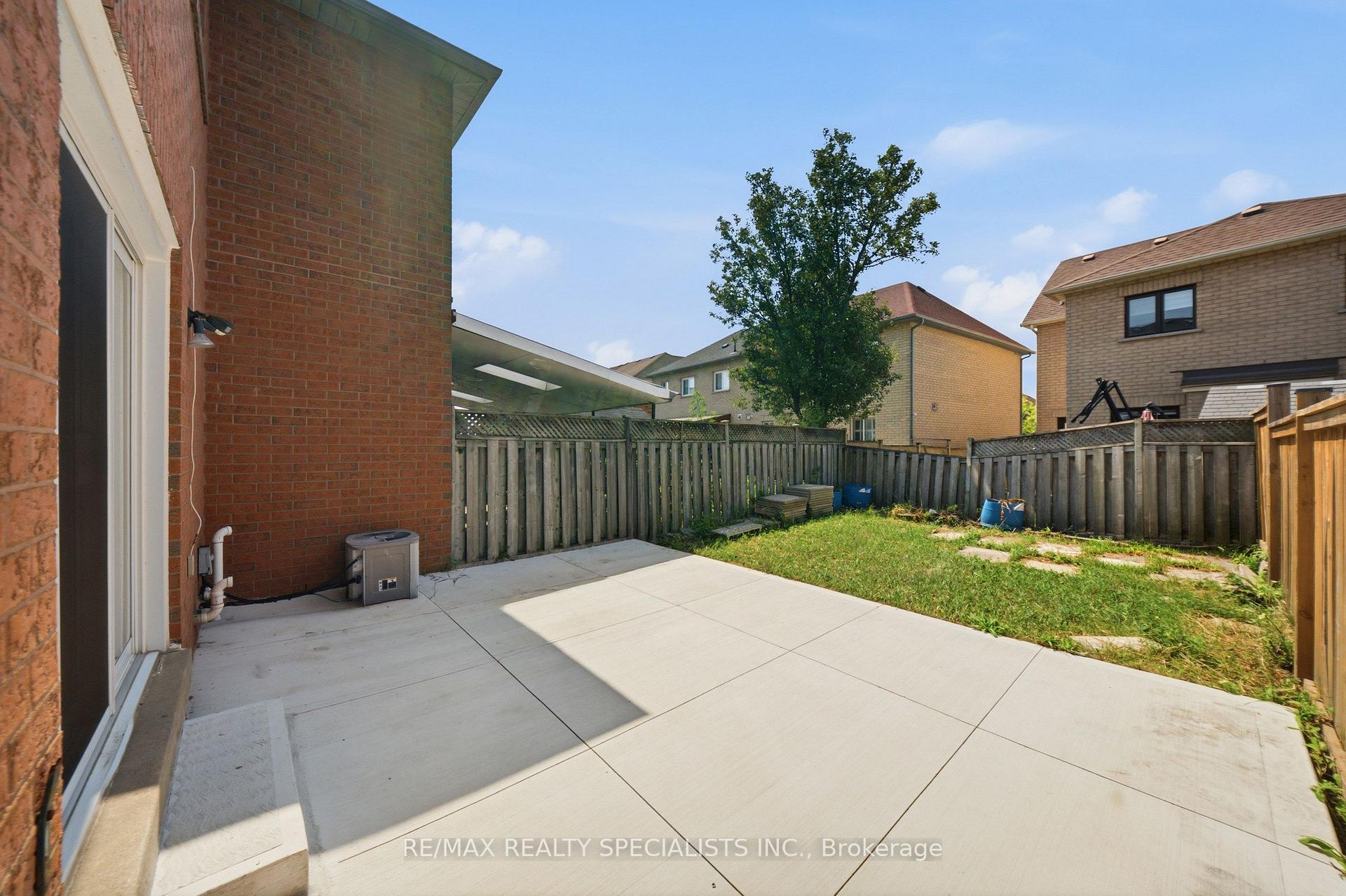 Photo 41 of 45 Clover Bloom Road, Brampton, Sandringham-Wellington — HOMEH