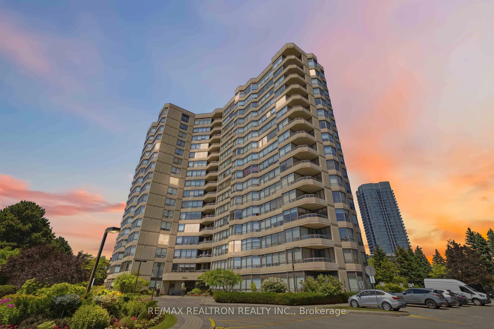 Photo 4 of Unit 812, 7420 Bathurst Street, Vaughan, Brownridge — HOMEH