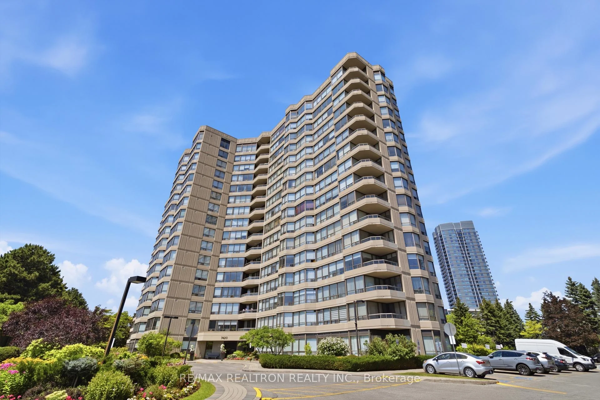 Photo 5 of Unit 812, 7420 Bathurst Street, Vaughan, Brownridge — HOMEH