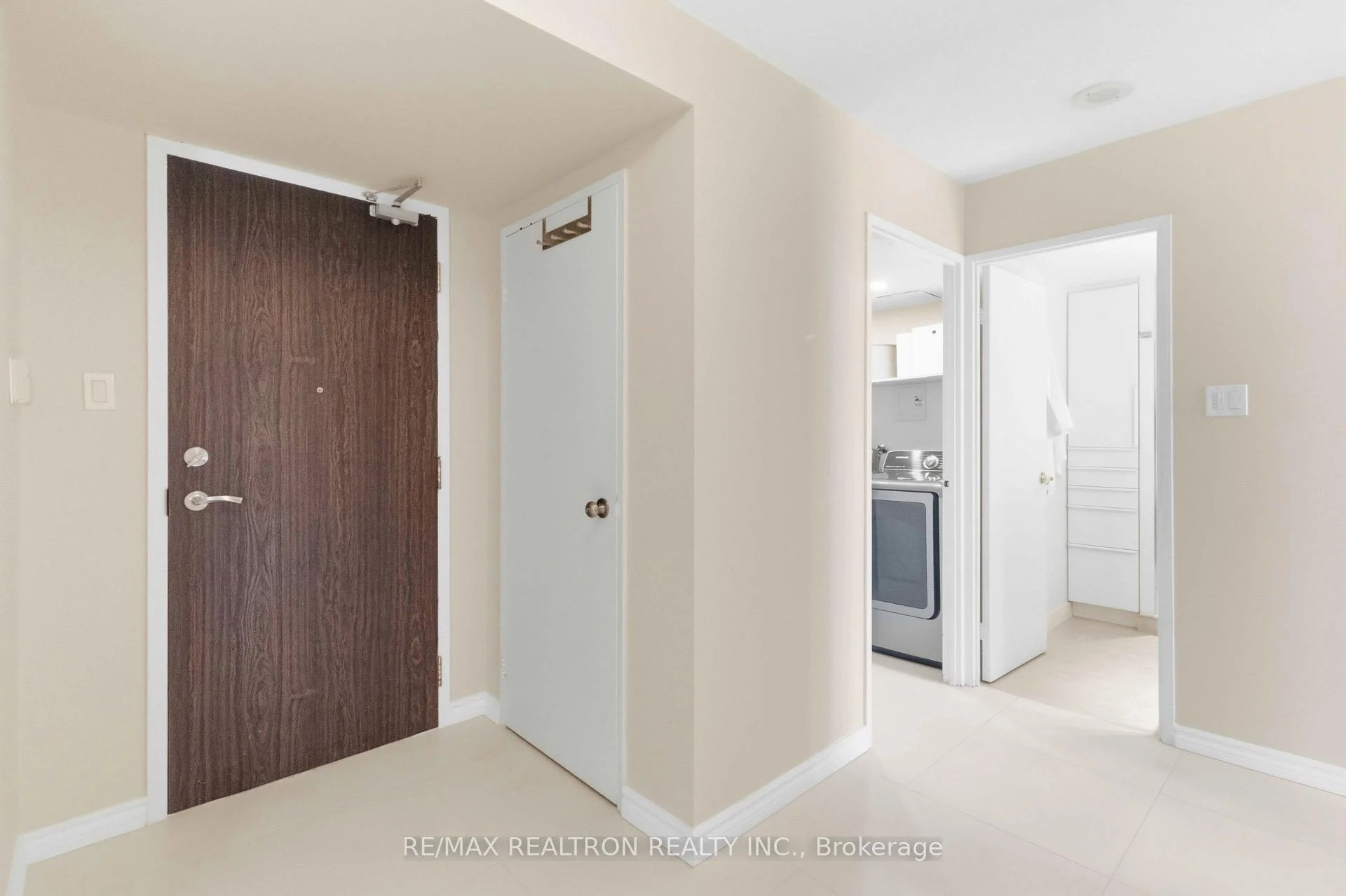 Photo 8 of Unit 812, 7420 Bathurst Street, Vaughan, Brownridge — HOMEH