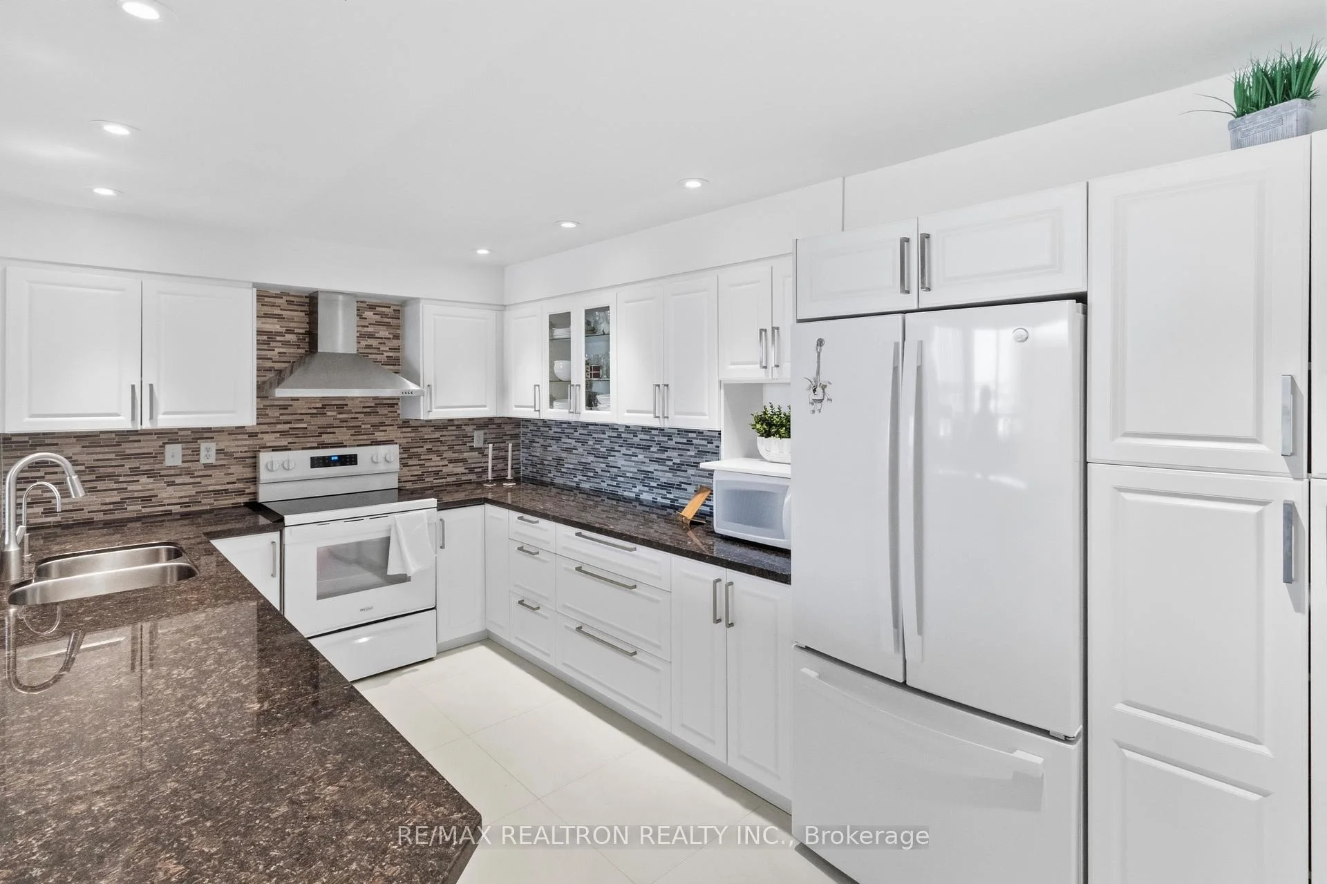 Photo 28 of Unit 812, 7420 Bathurst Street, Vaughan, Brownridge — HOMEH