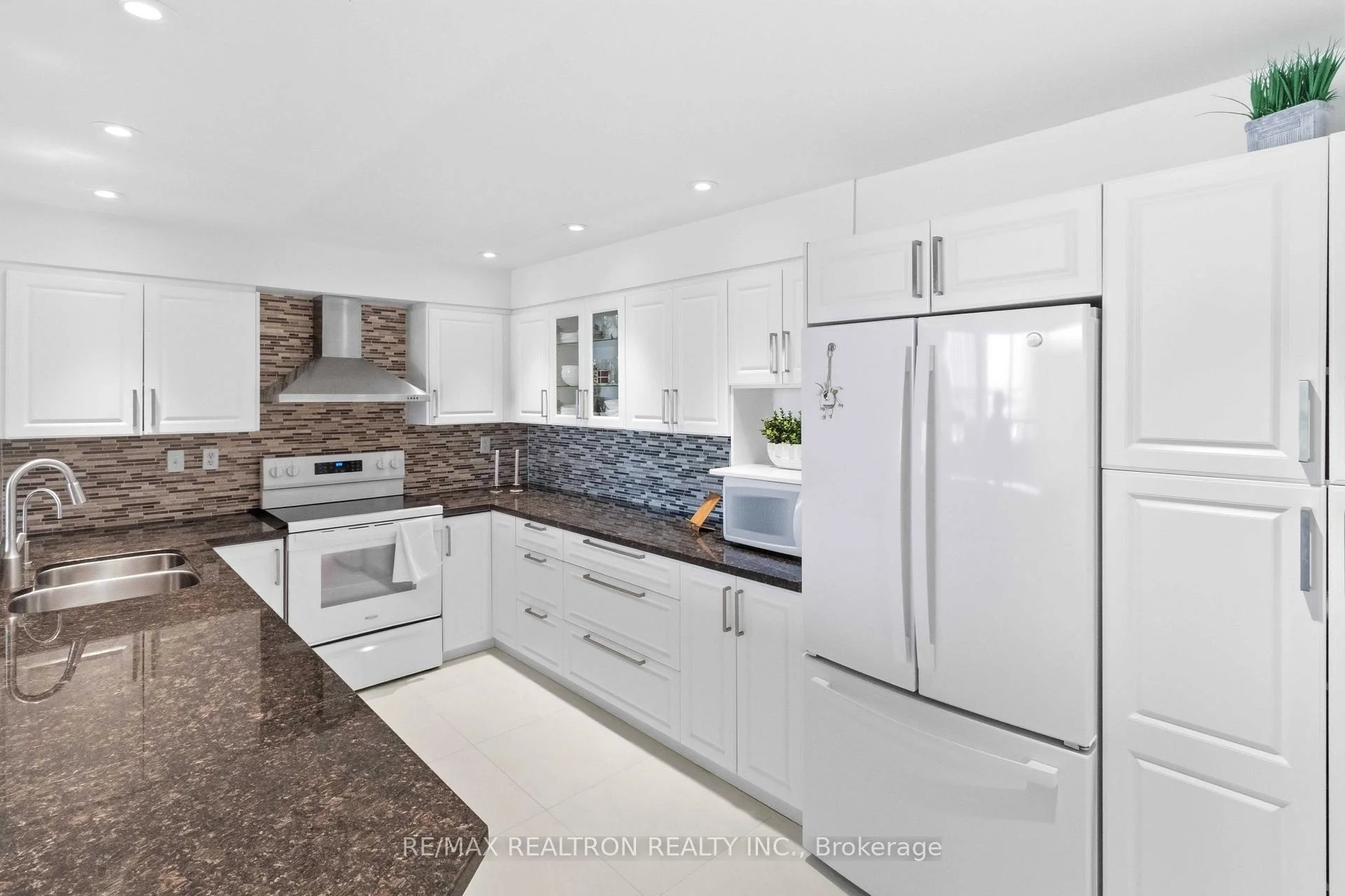 Photo 29 of Unit 812, 7420 Bathurst Street, Vaughan, Brownridge — HOMEH