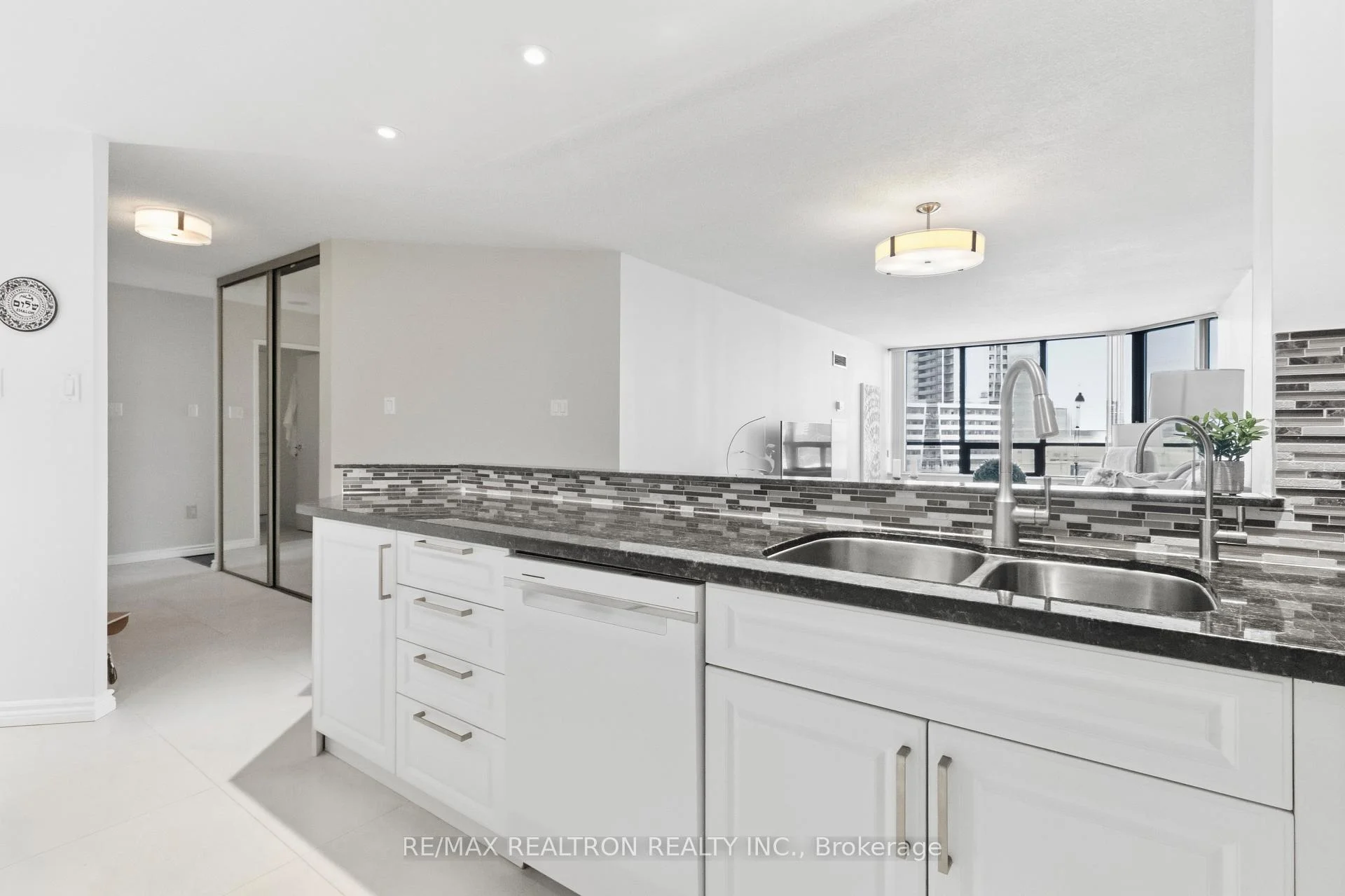 Photo 31 of Unit 812, 7420 Bathurst Street, Vaughan, Brownridge — HOMEH