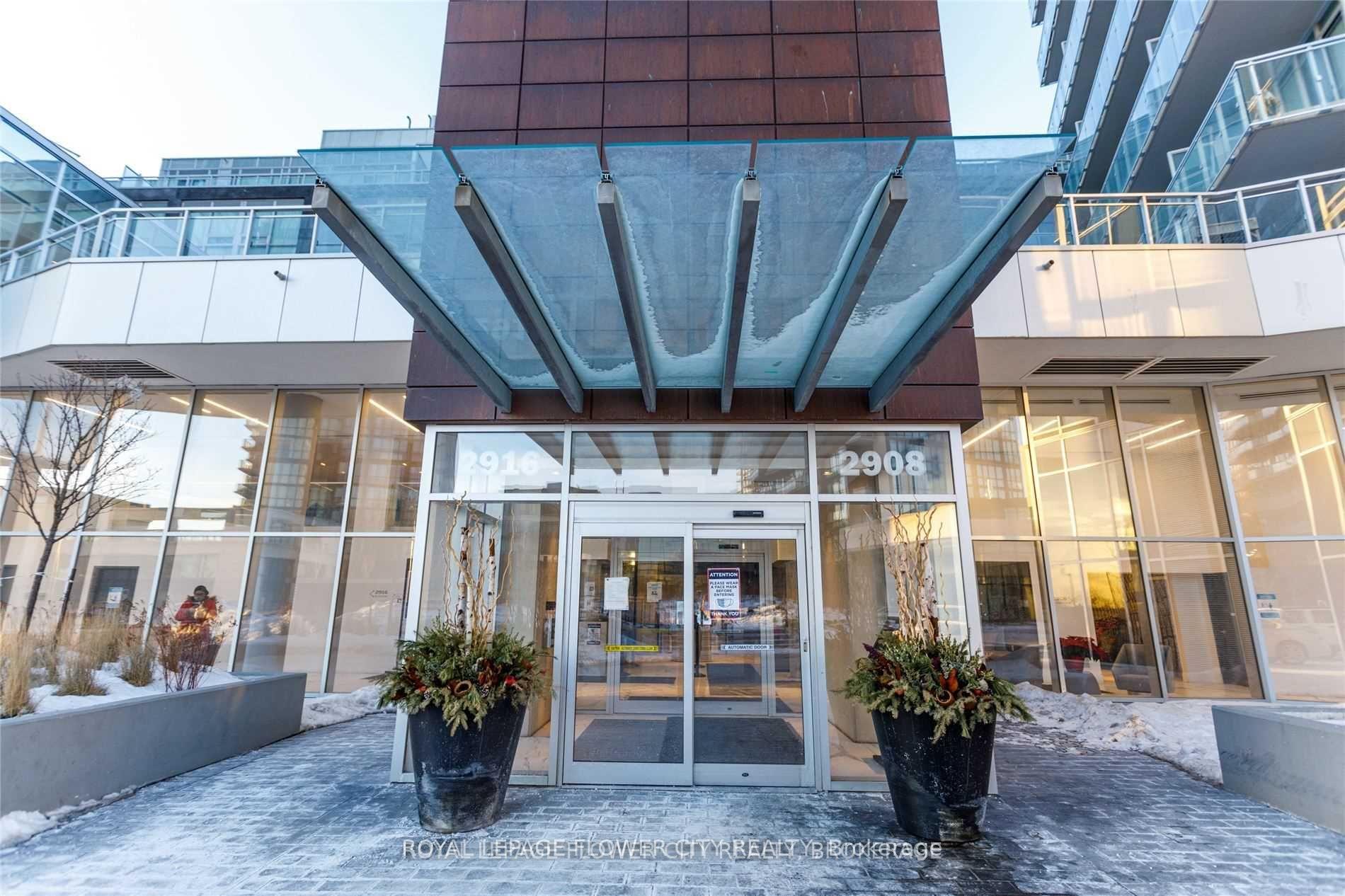 Photo 3 of Unit 910, 2908 Highway 7 Road, Vaughan, Concord — HOMEH