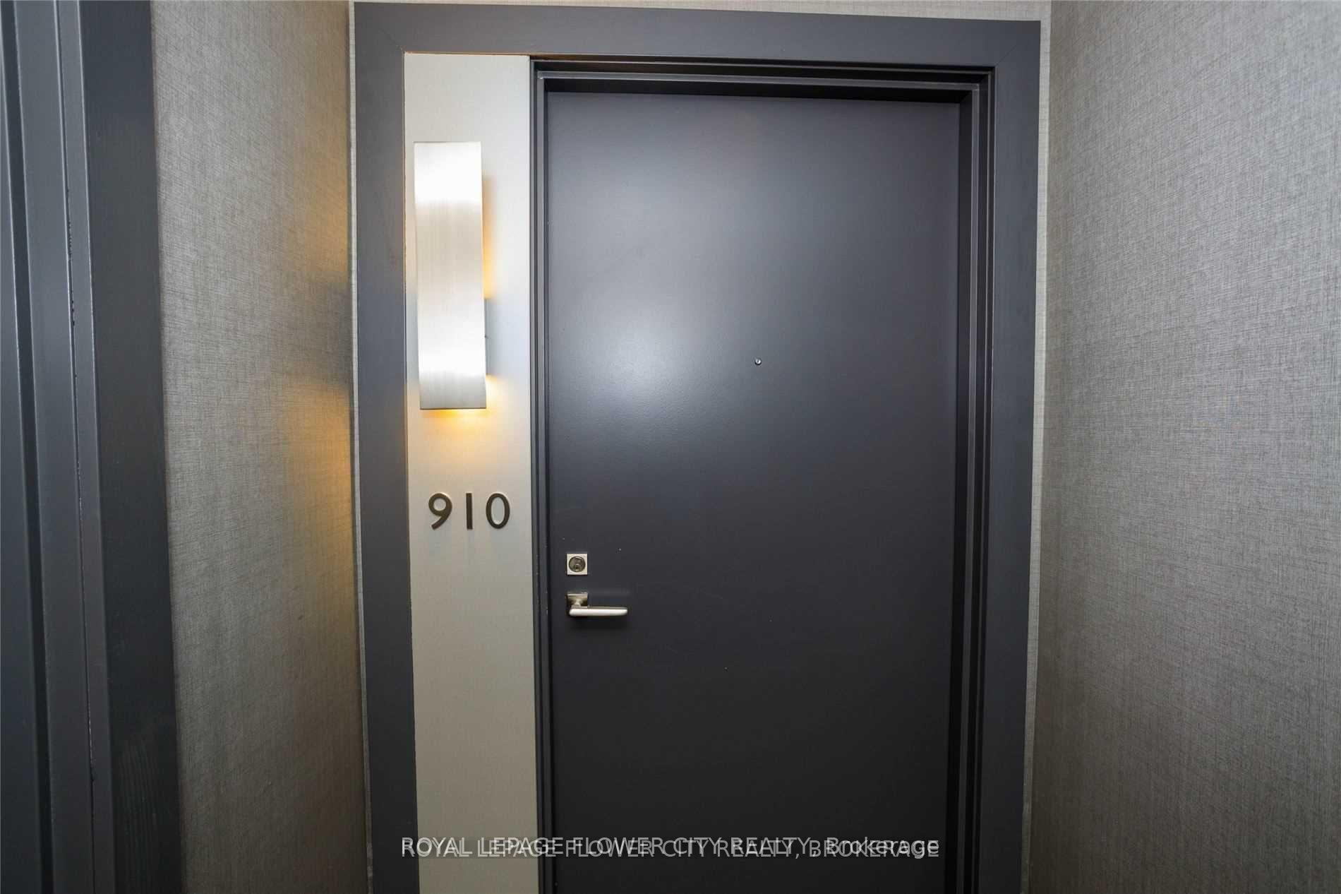 Photo 4 of Unit 910, 2908 Highway 7 Road, Vaughan, Concord — HOMEH