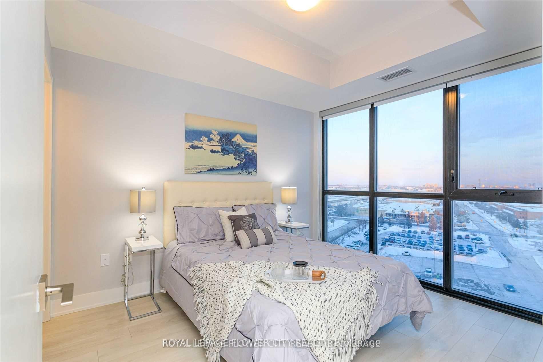 Photo 7 of Unit 910, 2908 Highway 7 Road, Vaughan, Concord — HOMEH