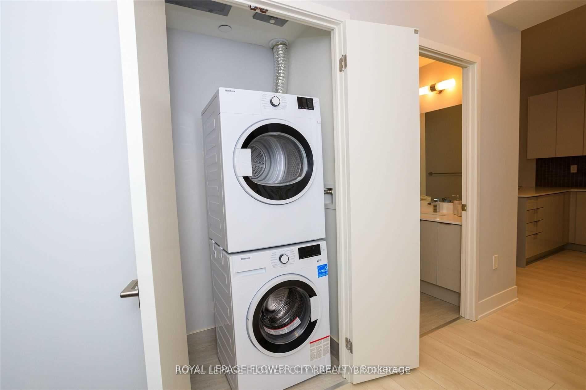 Photo 8 of Unit 910, 2908 Highway 7 Road, Vaughan, Concord — HOMEH