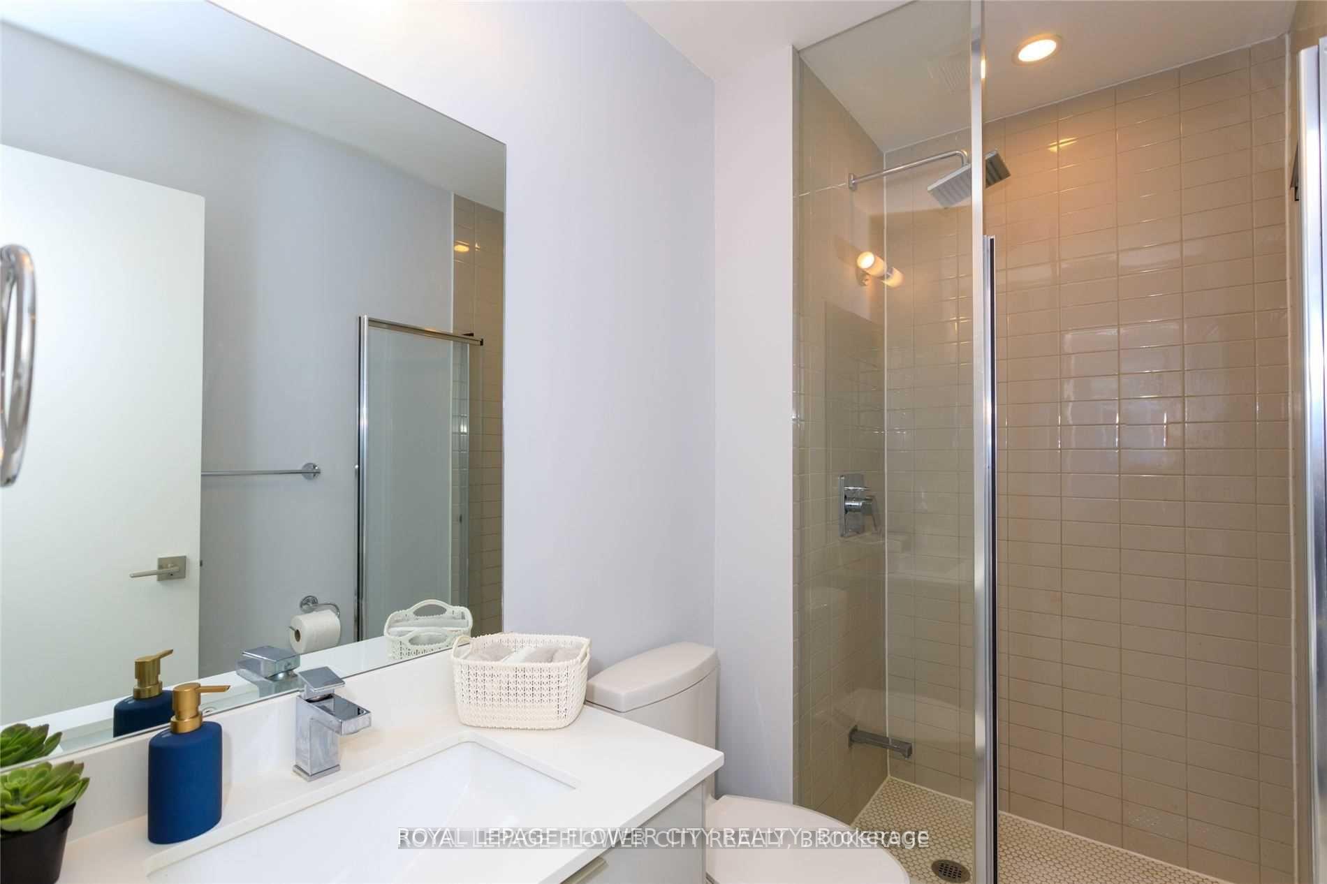 Photo 9 of Unit 910, 2908 Highway 7 Road, Vaughan, Concord — HOMEH