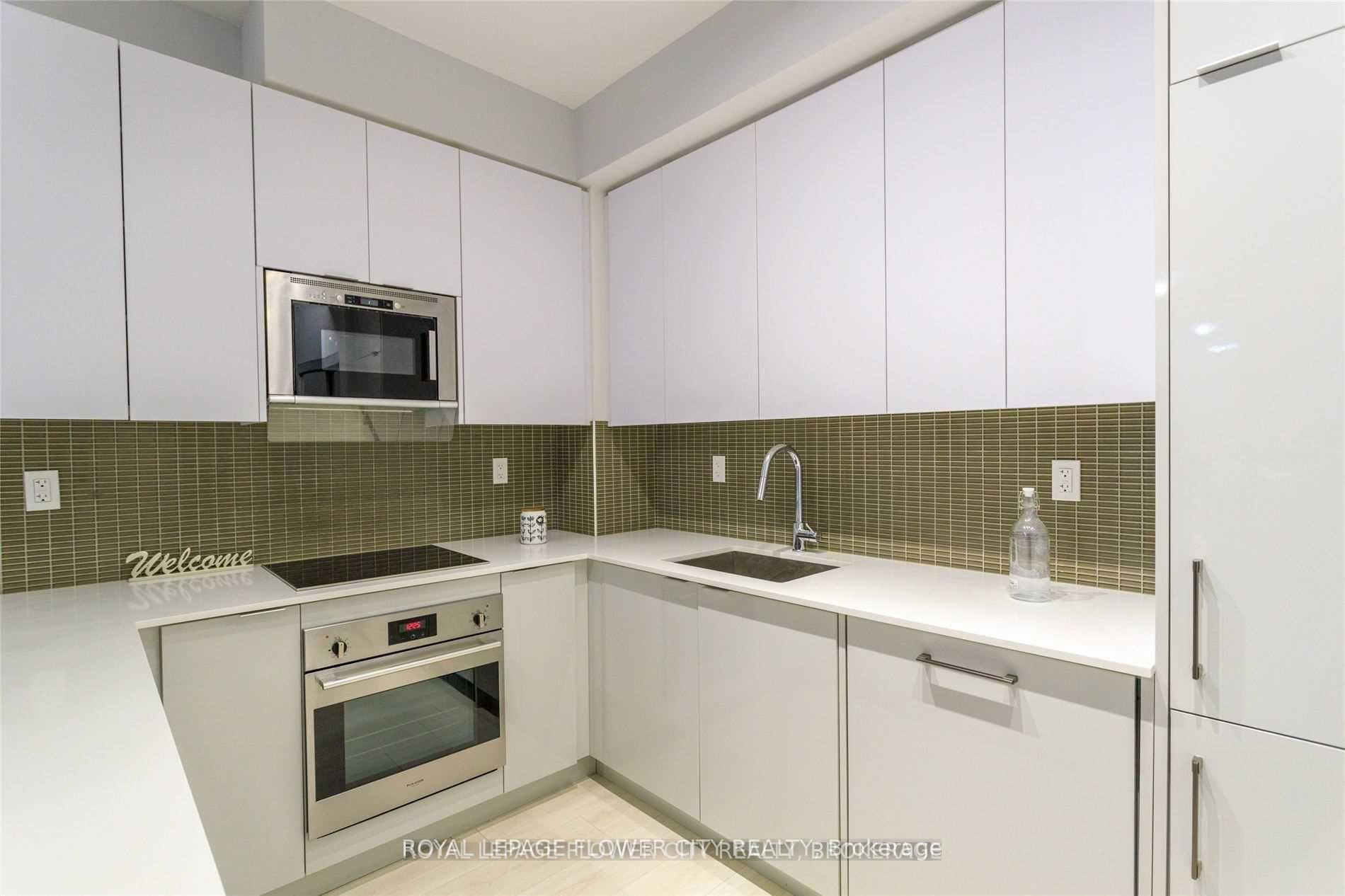 Photo 12 of Unit 910, 2908 Highway 7 Road, Vaughan, Concord — HOMEH