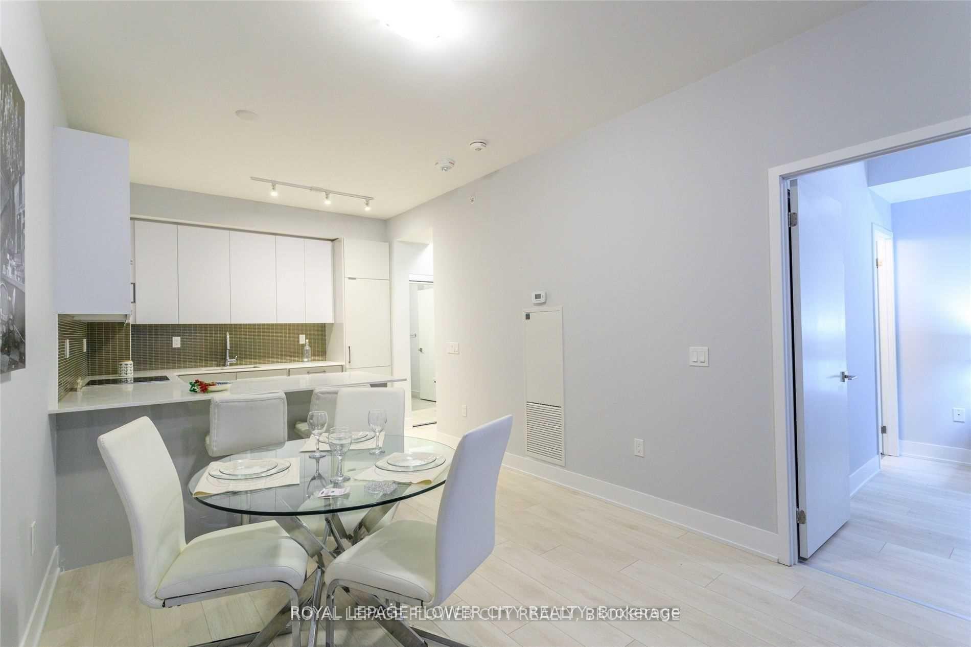 Photo 15 of Unit 910, 2908 Highway 7 Road, Vaughan, Concord — HOMEH