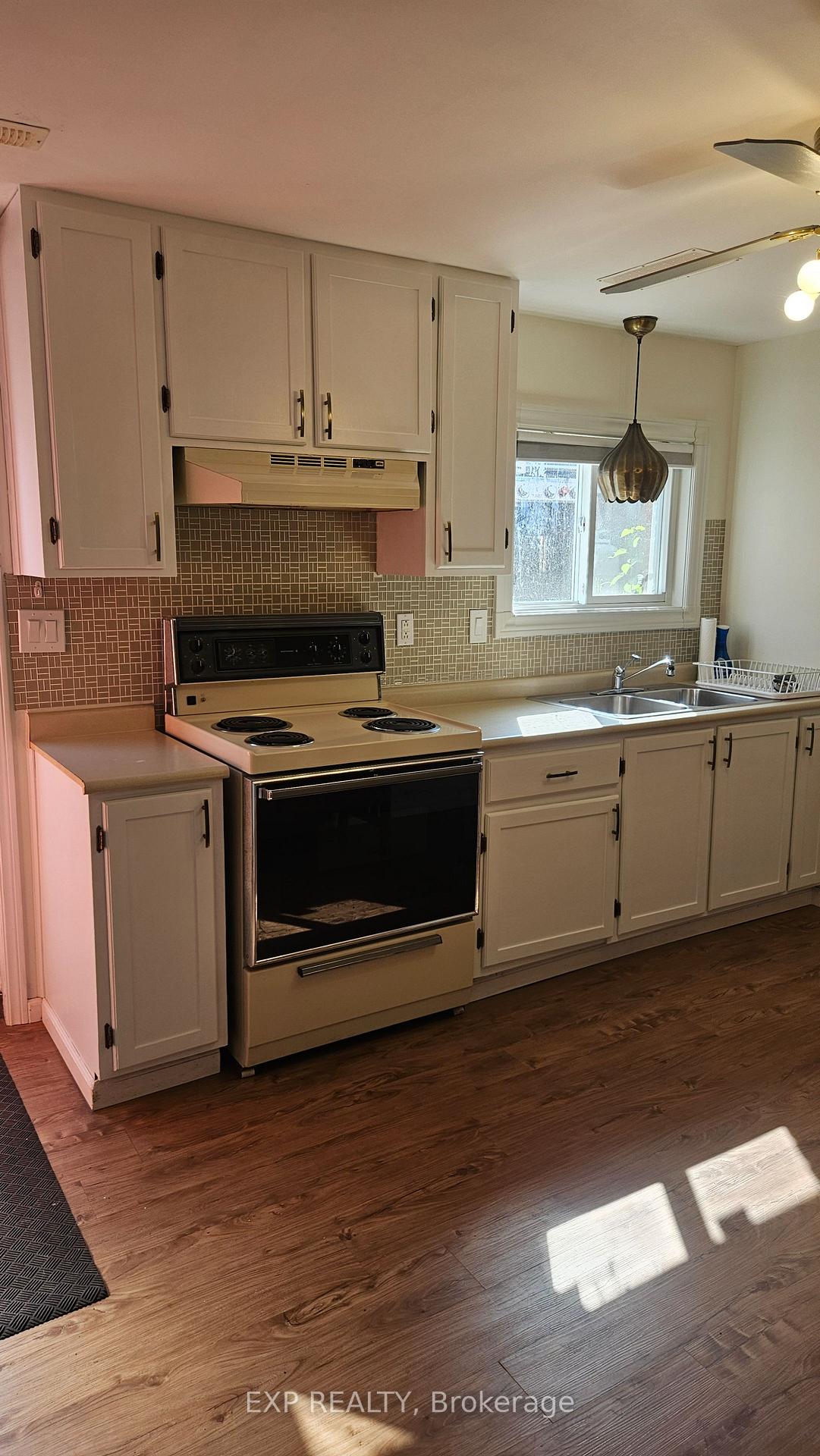 Photo 7 of Unit Lower, 64 Chapel Hill Crescent, Welland, N. Welland — HOMEH