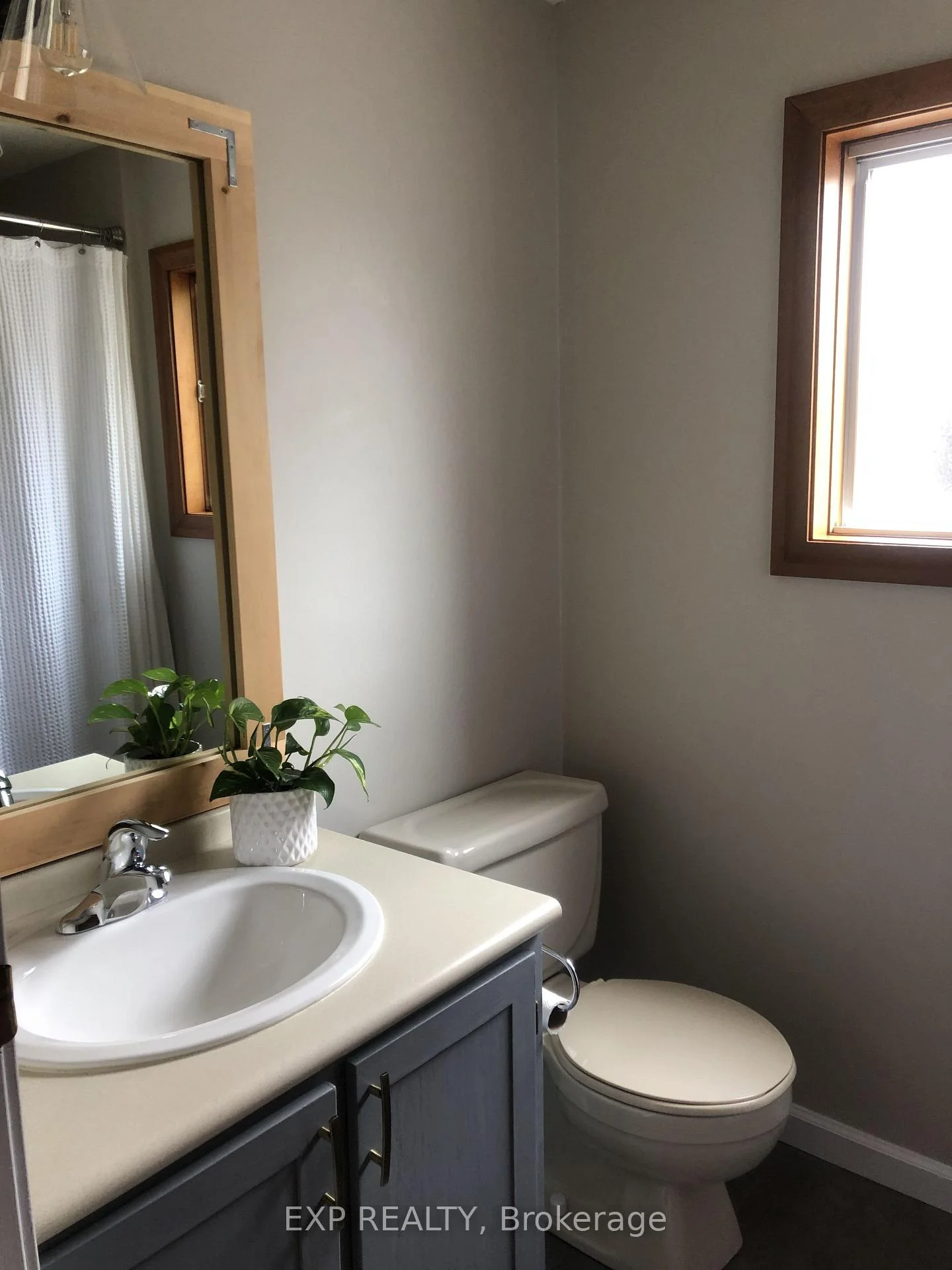 Photo 24 of Unit Lower, 64 Chapel Hill Crescent, Welland, N. Welland — HOMEH