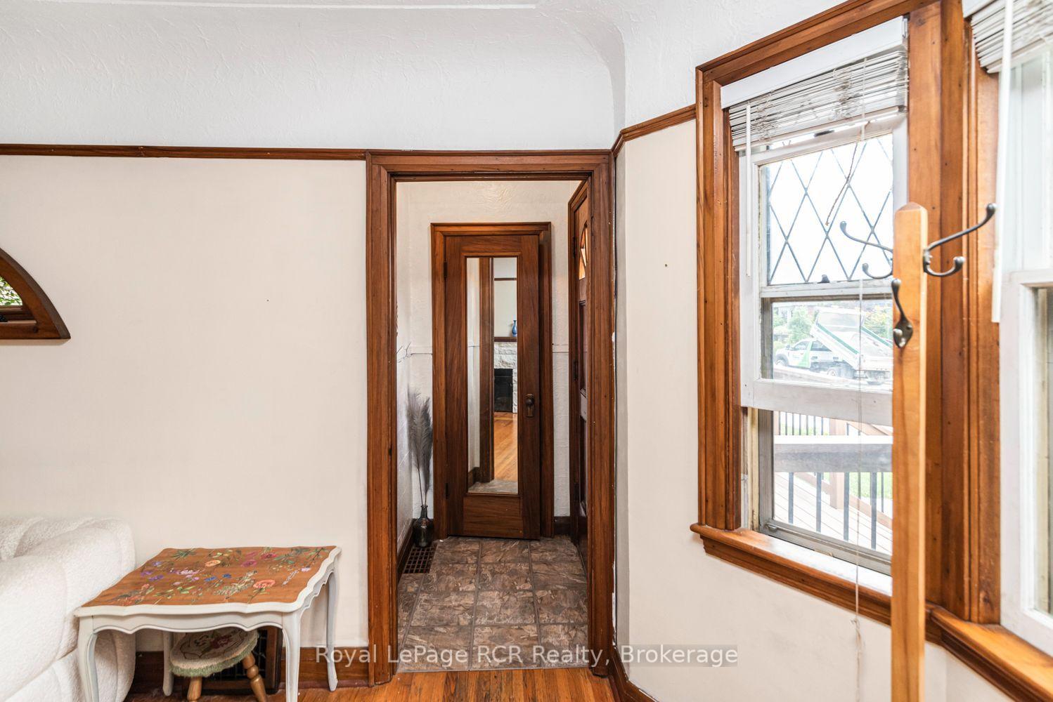 Photo 6 of 52 Cameron Avenue S, Hamilton, Bartonville — HOMEH
