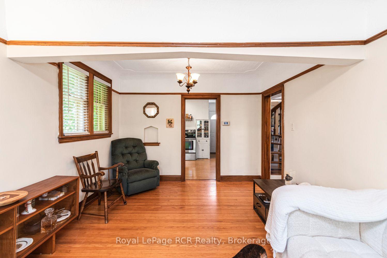 Photo 11 of 52 Cameron Avenue S, Hamilton, Bartonville — HOMEH