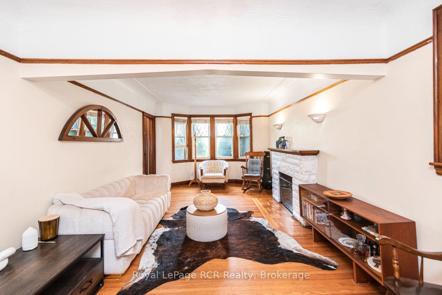 Photo 13 of 52 Cameron Avenue S, Hamilton, Bartonville — HOMEH