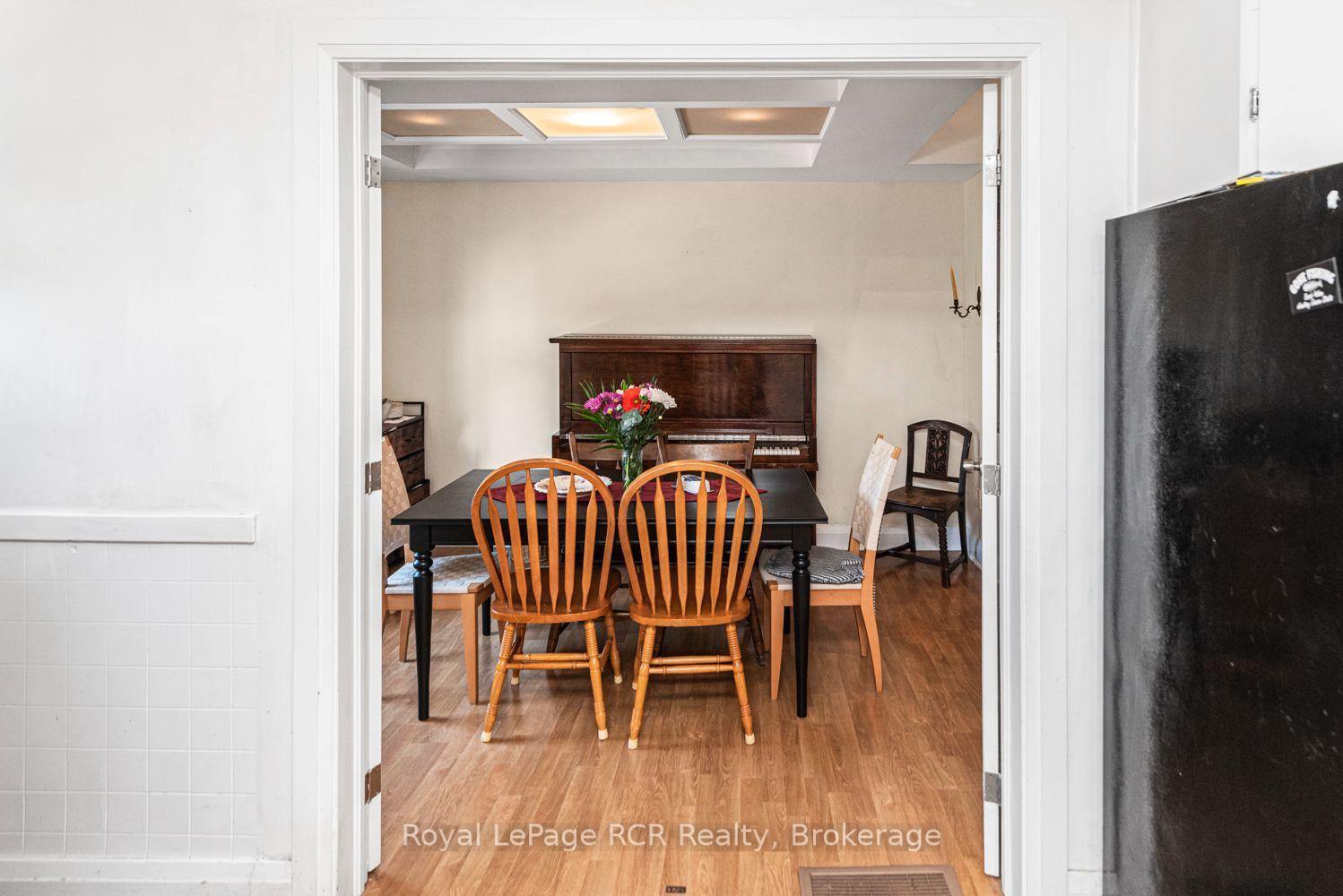 Photo 15 of 52 Cameron Avenue S, Hamilton, Bartonville — HOMEH