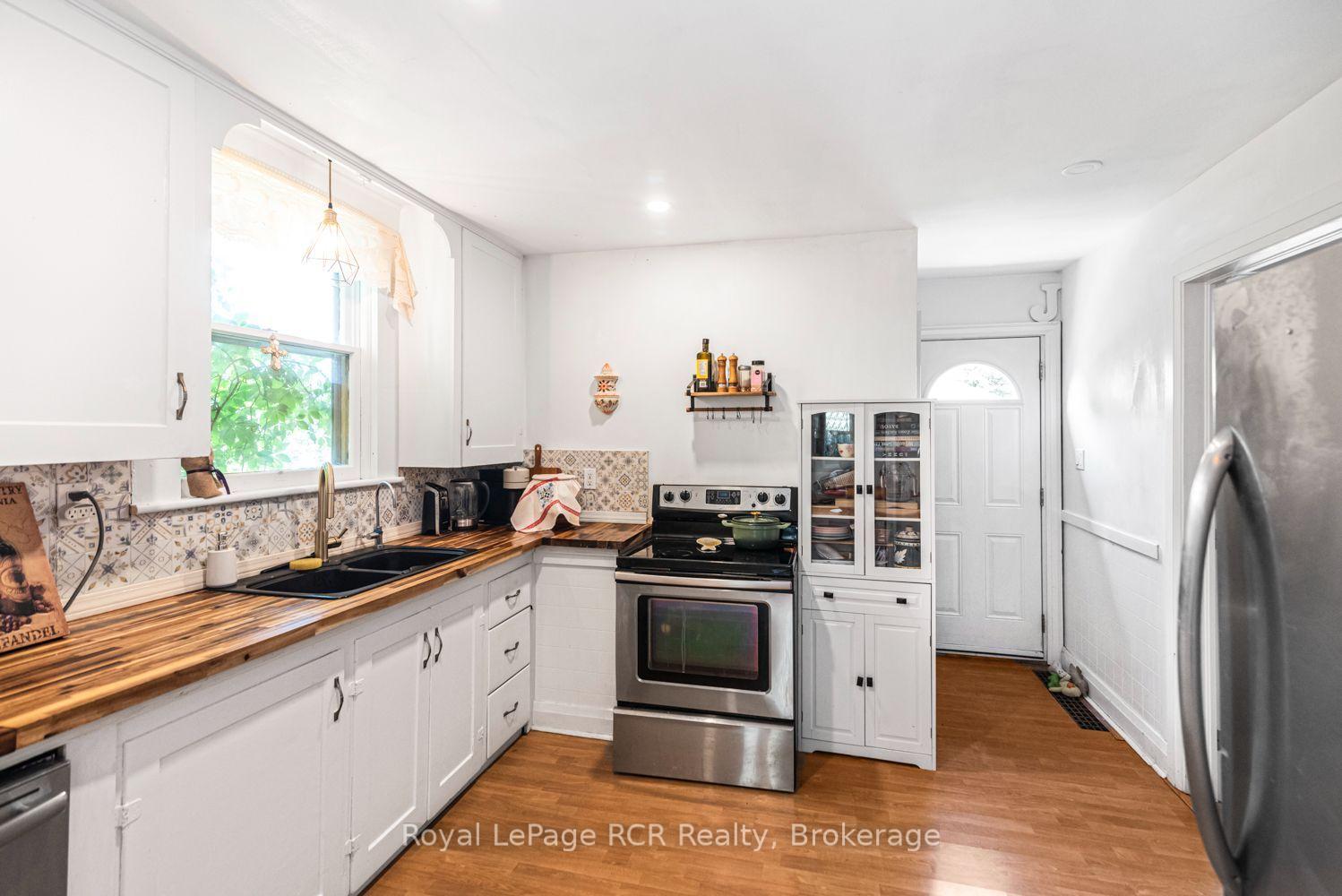 Photo 21 of 52 Cameron Avenue S, Hamilton, Bartonville — HOMEH