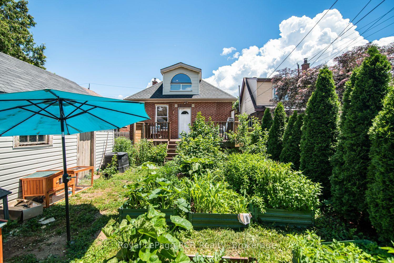 Photo 44 of 52 Cameron Avenue S, Hamilton, Bartonville — HOMEH