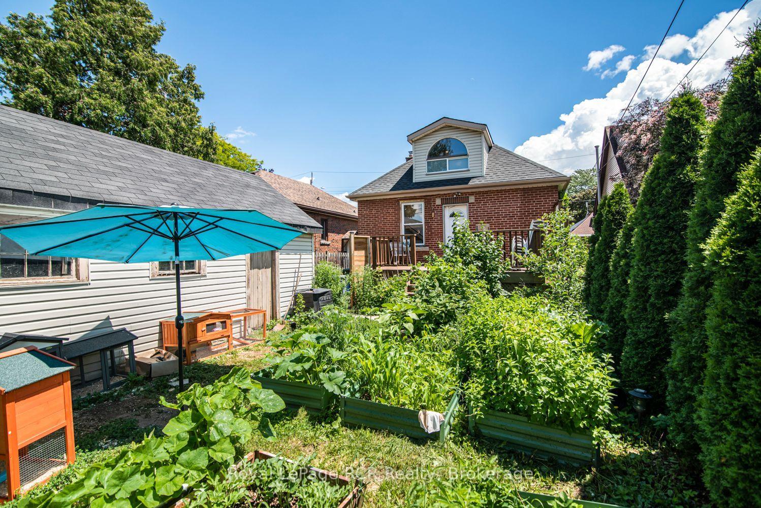 Photo 45 of 52 Cameron Avenue S, Hamilton, Bartonville — HOMEH