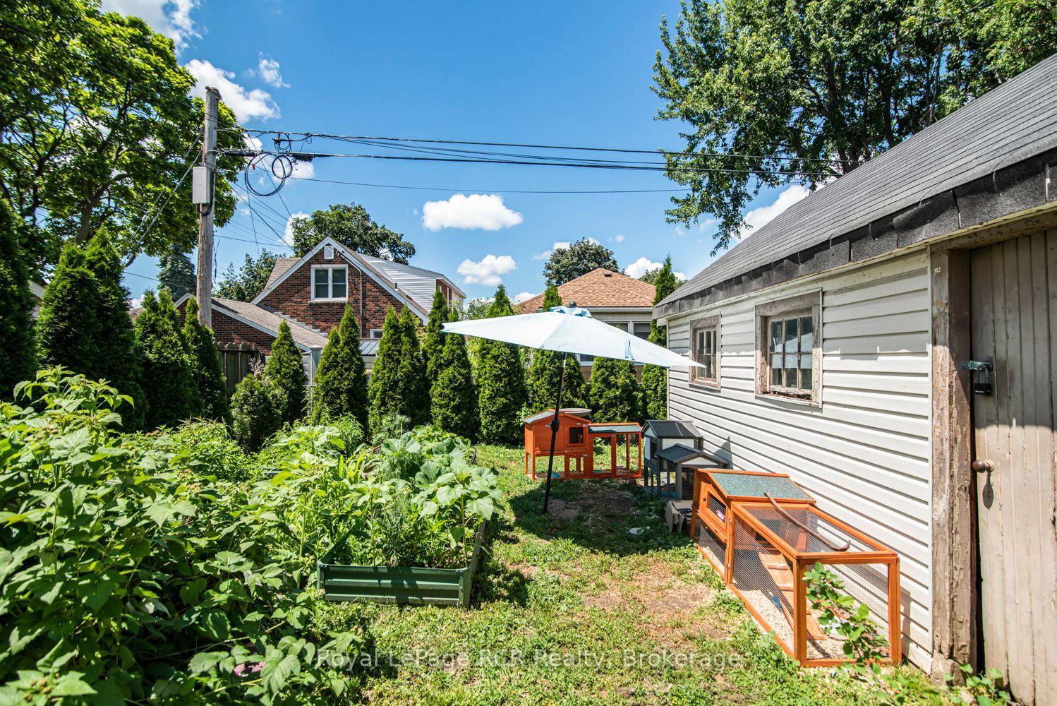 Photo 46 of 52 Cameron Avenue S, Hamilton, Bartonville — HOMEH