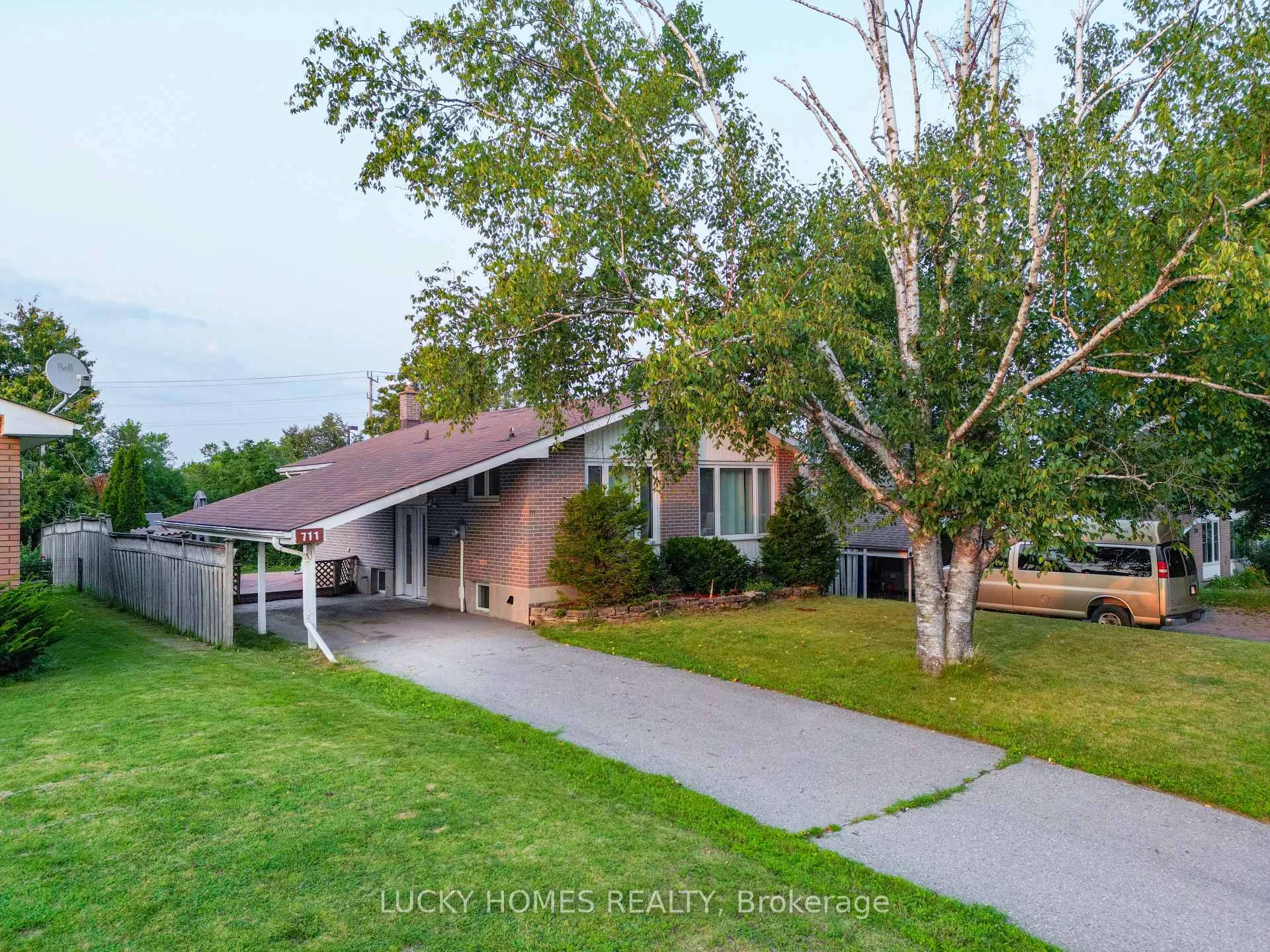 Photo 1 of 711 Otonabee Drive, Peterborough, Ashburnham Ward 4 — HOMEH
