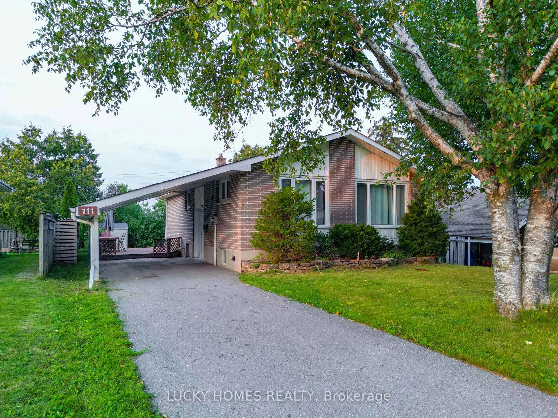 Photo 12 of 711 Otonabee Drive, Peterborough, Ashburnham Ward 4 — HOMEH