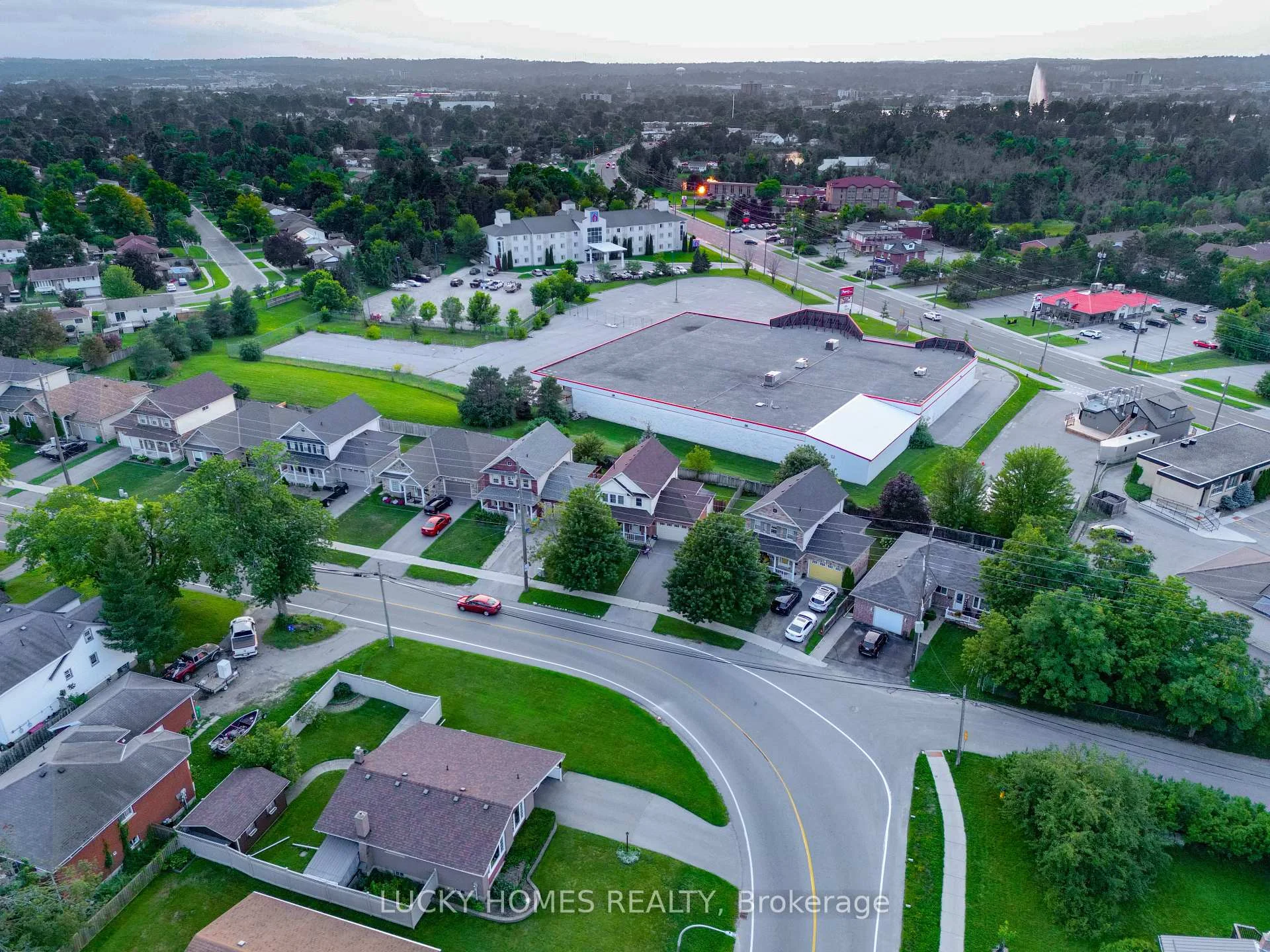 Photo 24 of 711 Otonabee Drive, Peterborough, Ashburnham Ward 4 — HOMEH