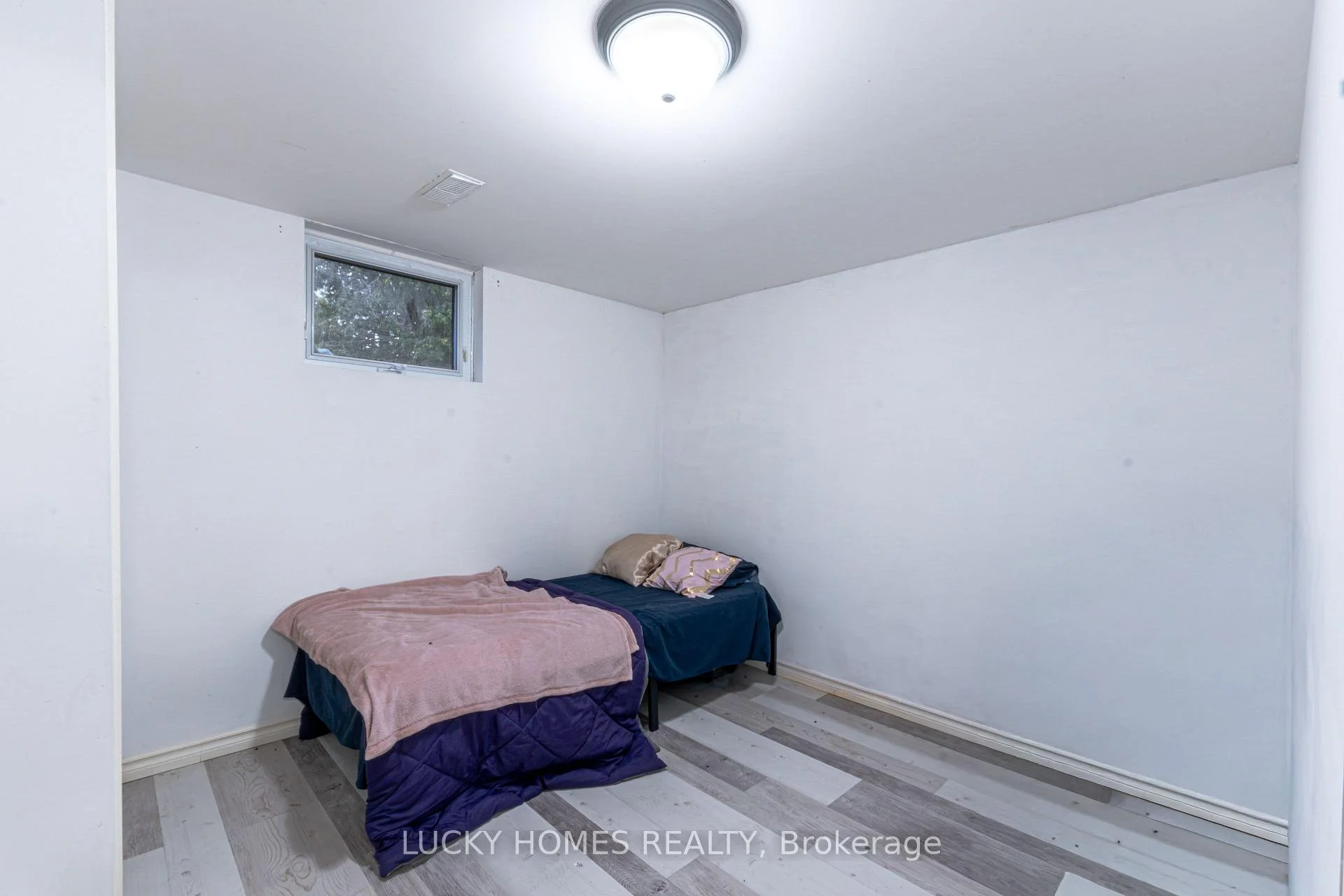 Photo 36 of 711 Otonabee Drive, Peterborough, Ashburnham Ward 4 — HOMEH