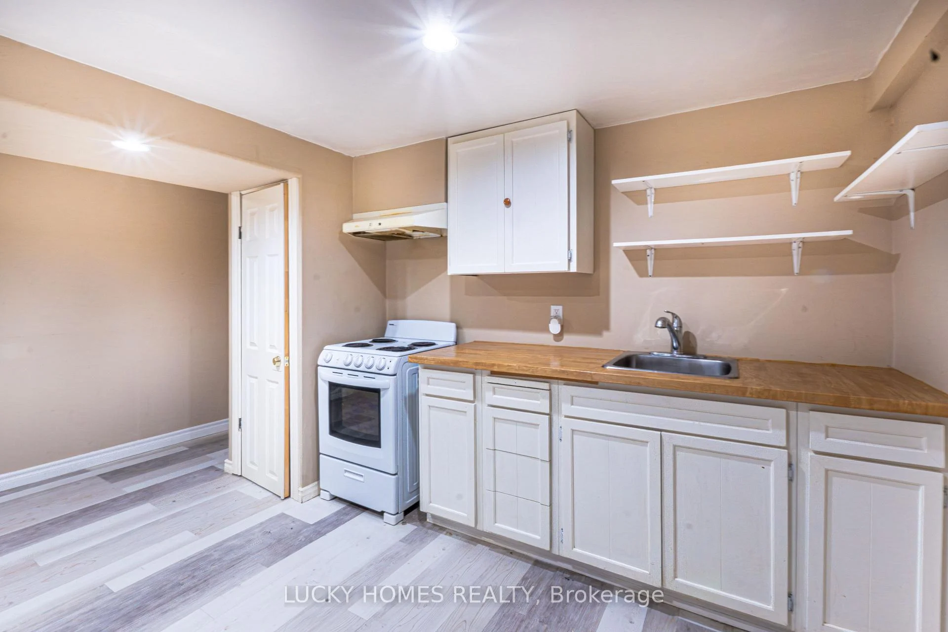 Photo 44 of 711 Otonabee Drive, Peterborough, Ashburnham Ward 4 — HOMEH