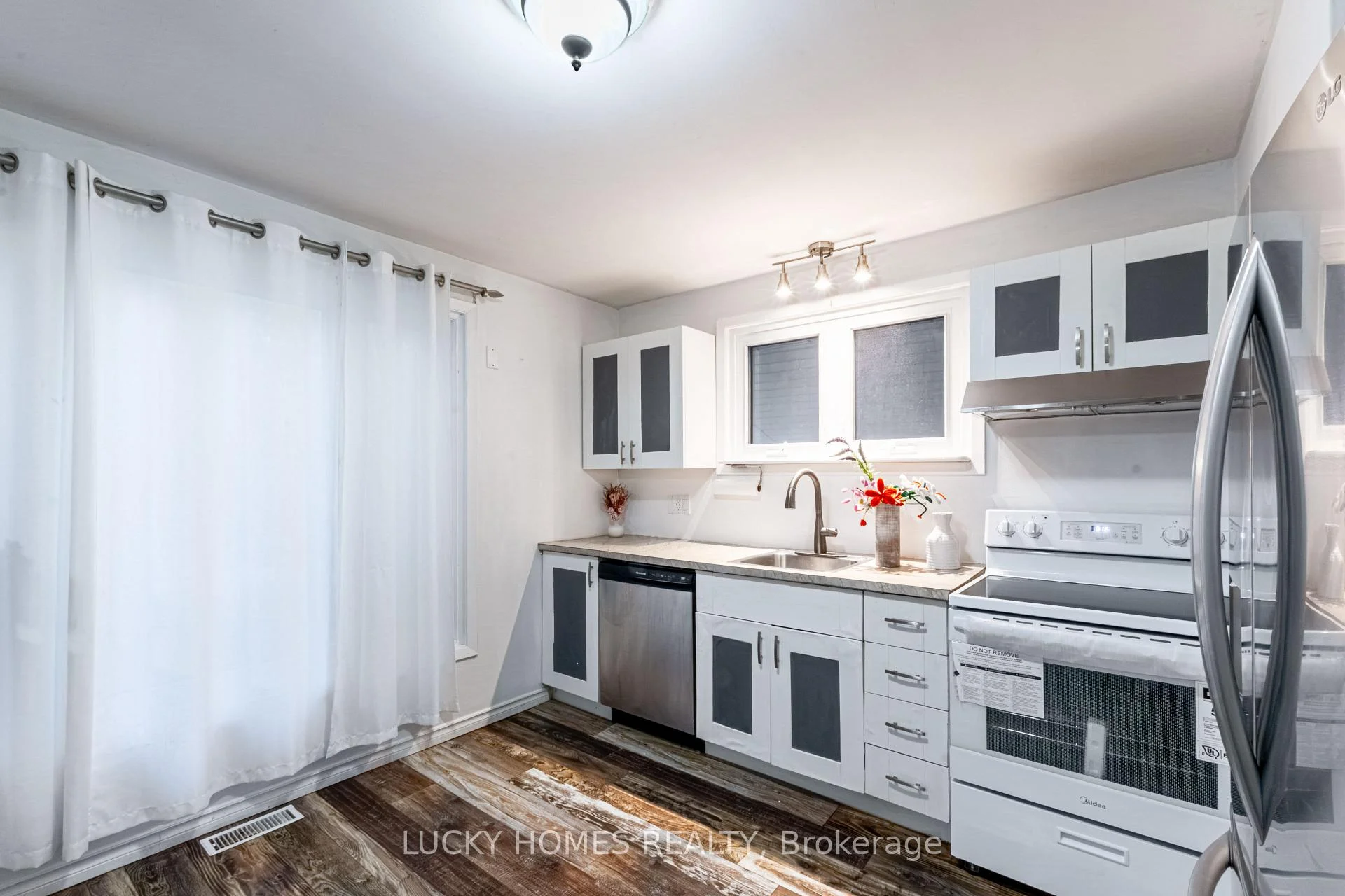 Photo 68 of 711 Otonabee Drive, Peterborough, Ashburnham Ward 4 — HOMEH