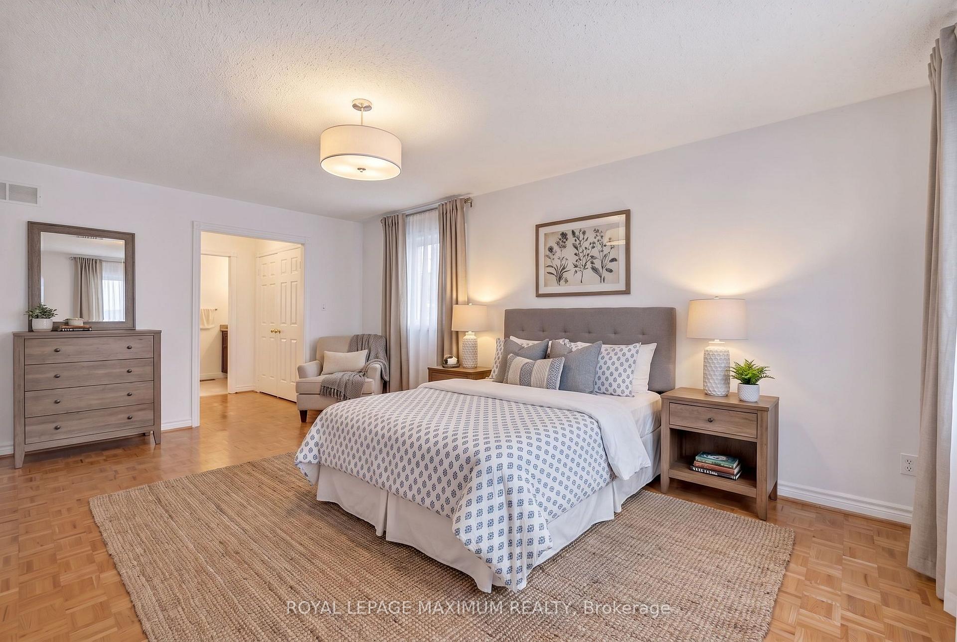 Photo 19 of 33 Whitburn Crescent, Vaughan, Maple — HOMEH