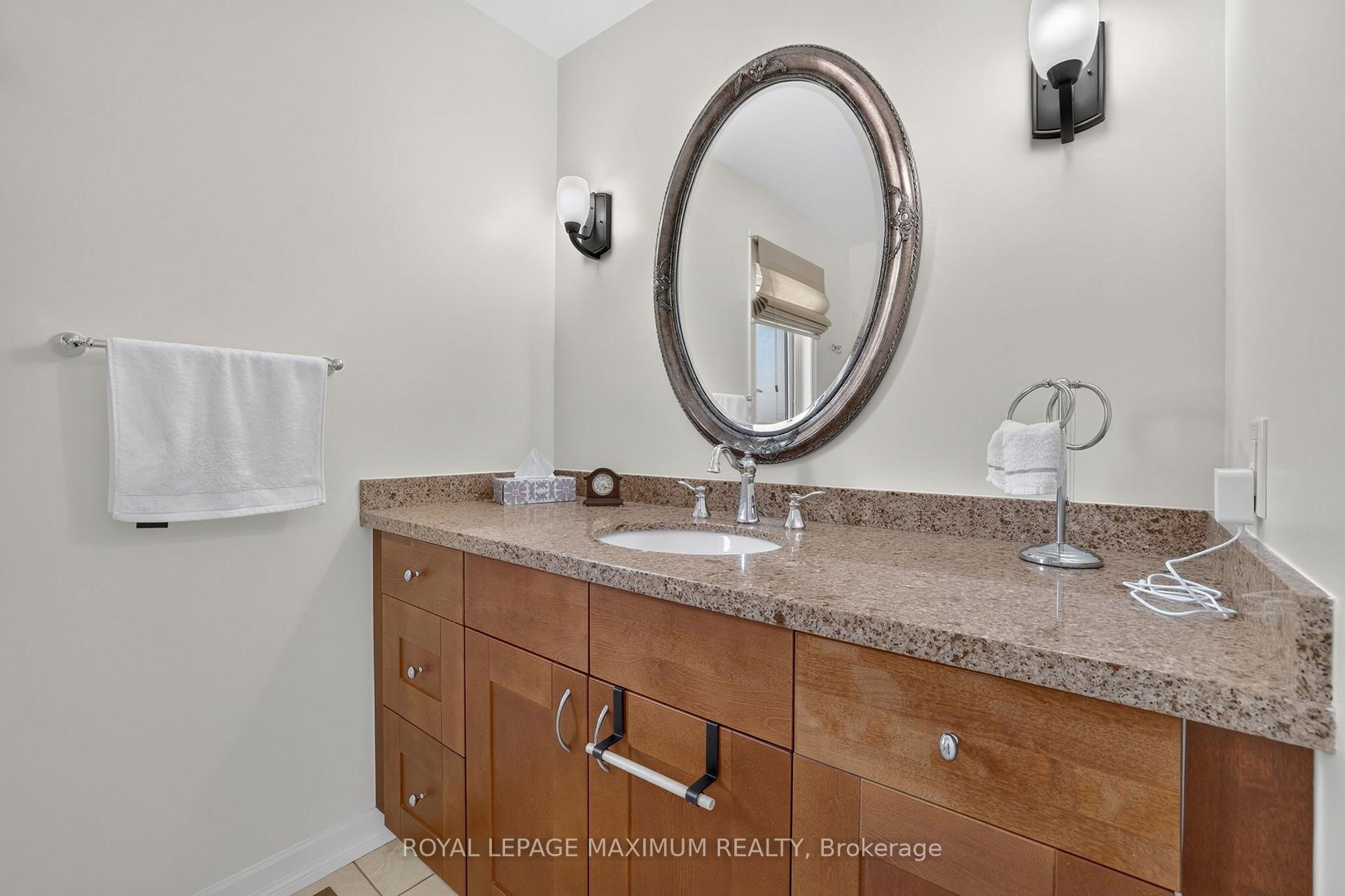 Photo 21 of 33 Whitburn Crescent, Vaughan, Maple — HOMEH