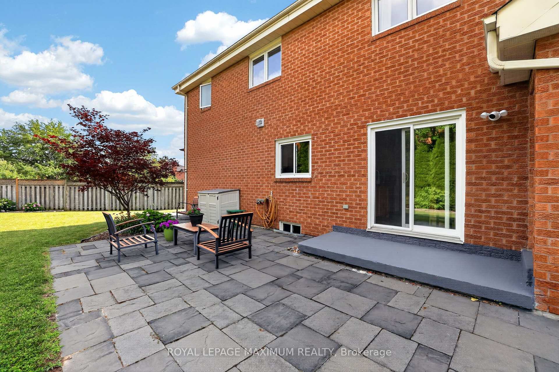Photo 26 of 33 Whitburn Crescent, Vaughan, Maple — HOMEH