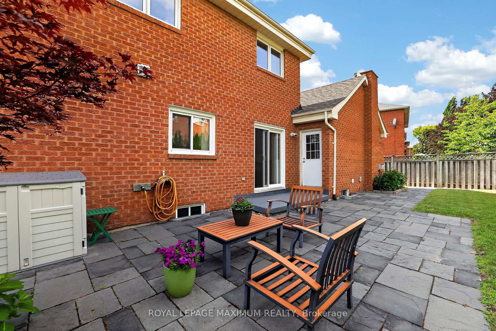 Photo 27 of 33 Whitburn Crescent, Vaughan, Maple — HOMEH