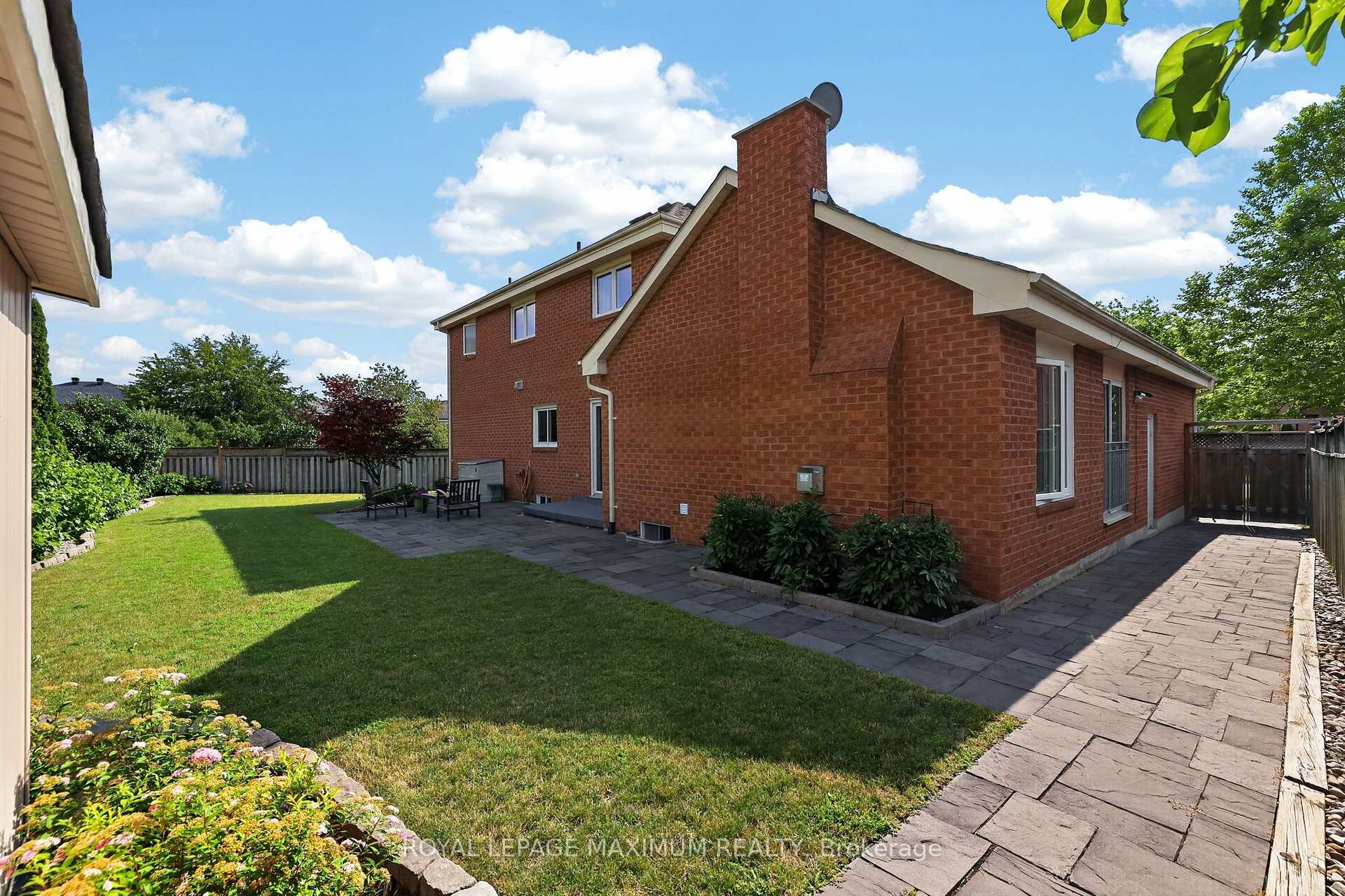 Photo 31 of 33 Whitburn Crescent, Vaughan, Maple — HOMEH