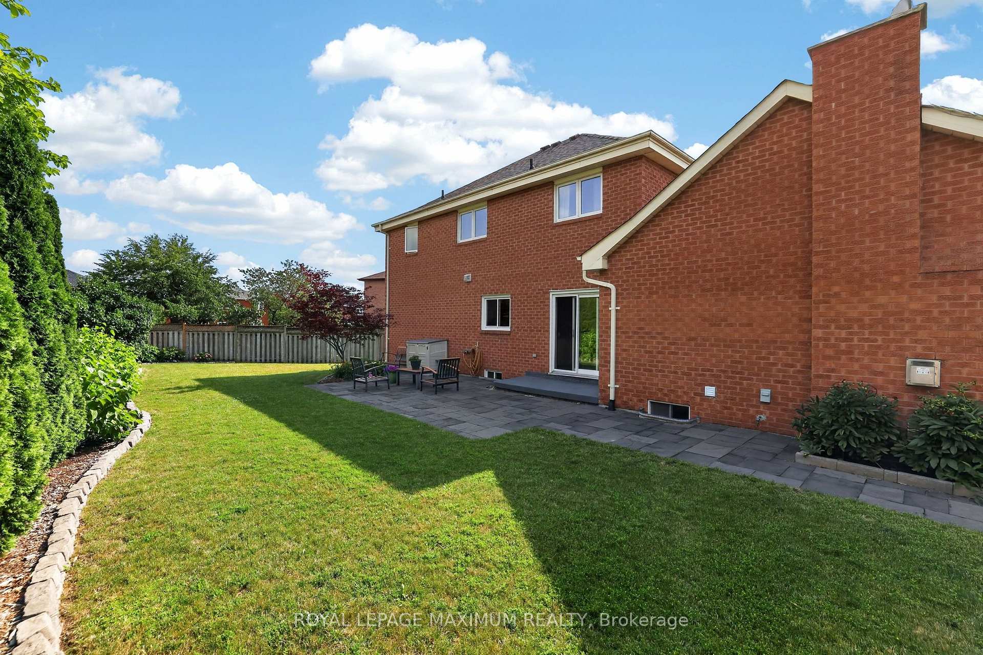 Photo 32 of 33 Whitburn Crescent, Vaughan, Maple — HOMEH