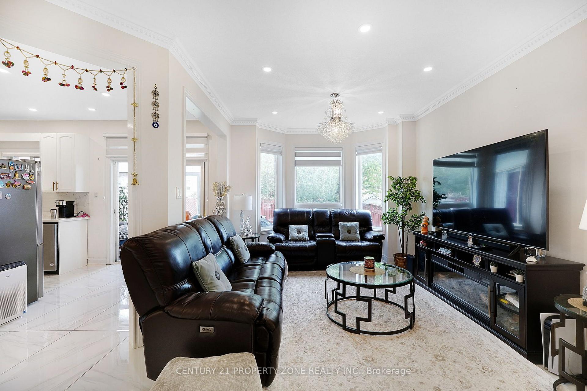 Photo 5 of 25 Clearjoy Street, Brampton, Madoc — HOMEH