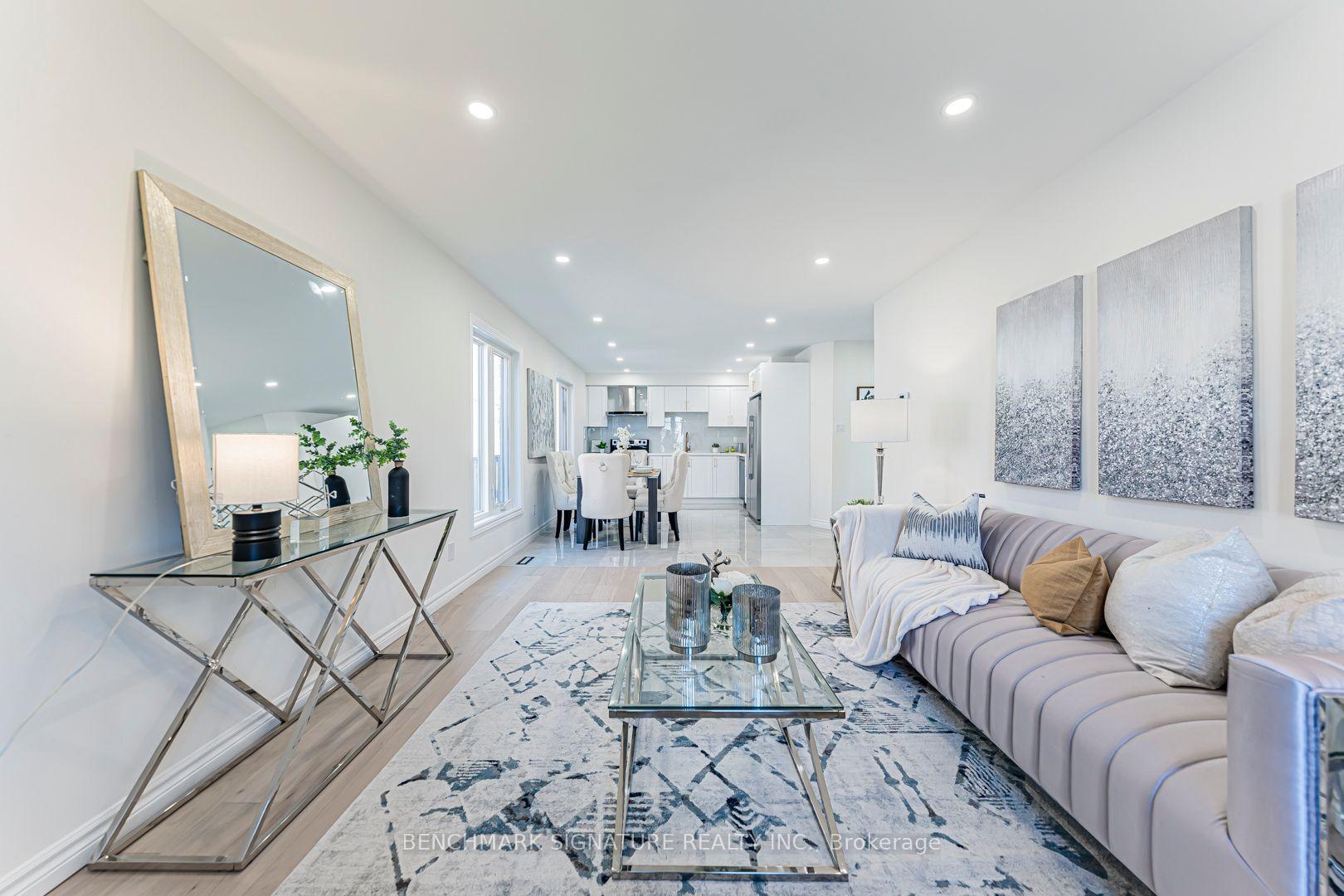 Photo 1 of 102 Harness Circle, Markham, Milliken Mills East — HOMEH