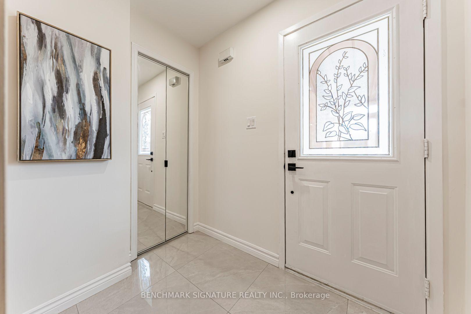 Photo 3 of 102 Harness Circle, Markham, Milliken Mills East — HOMEH