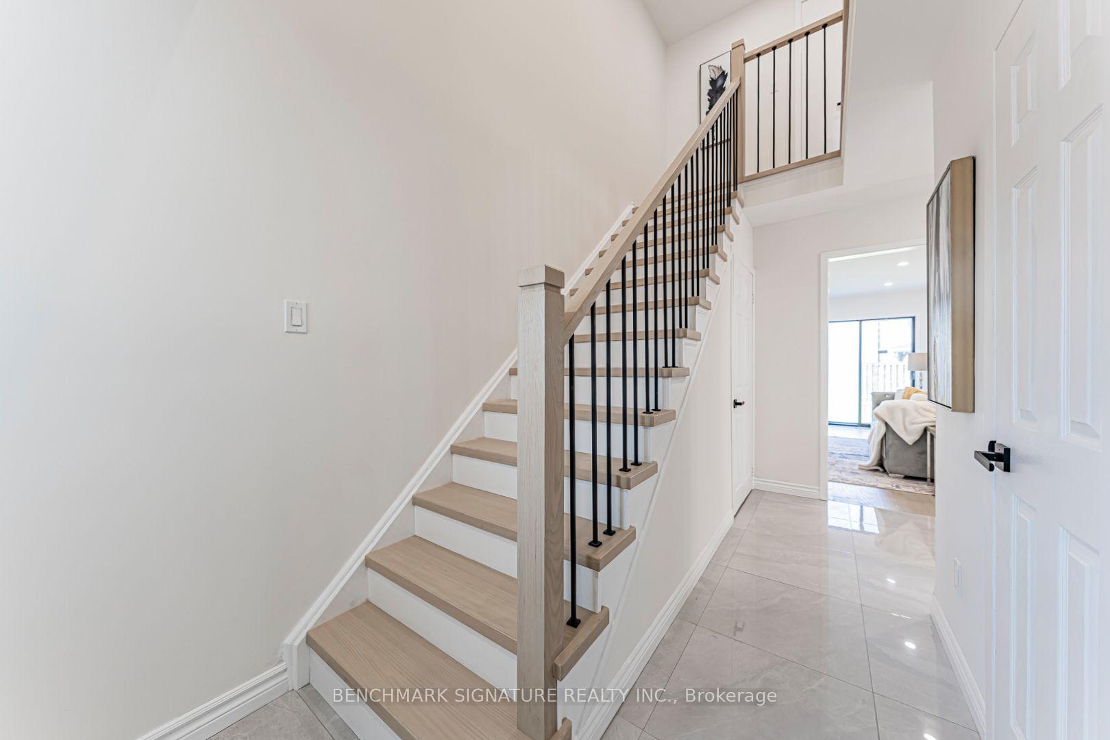 Photo 4 of 102 Harness Circle, Markham, Milliken Mills East — HOMEH